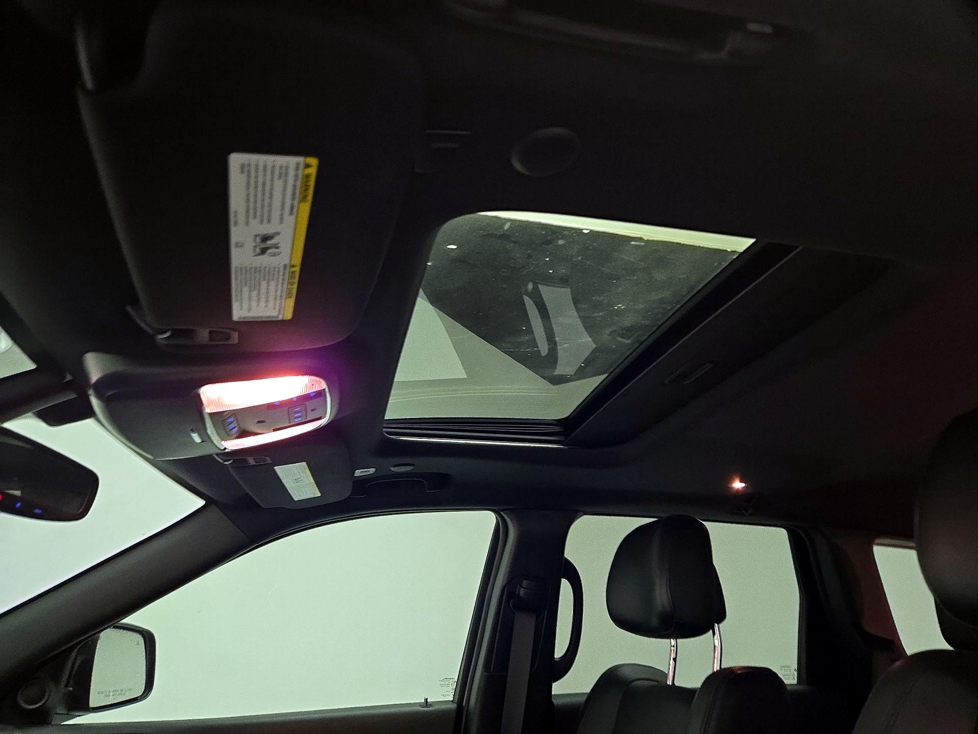 Thumbnail: 2020 Jeep Grand Cherokee - 20