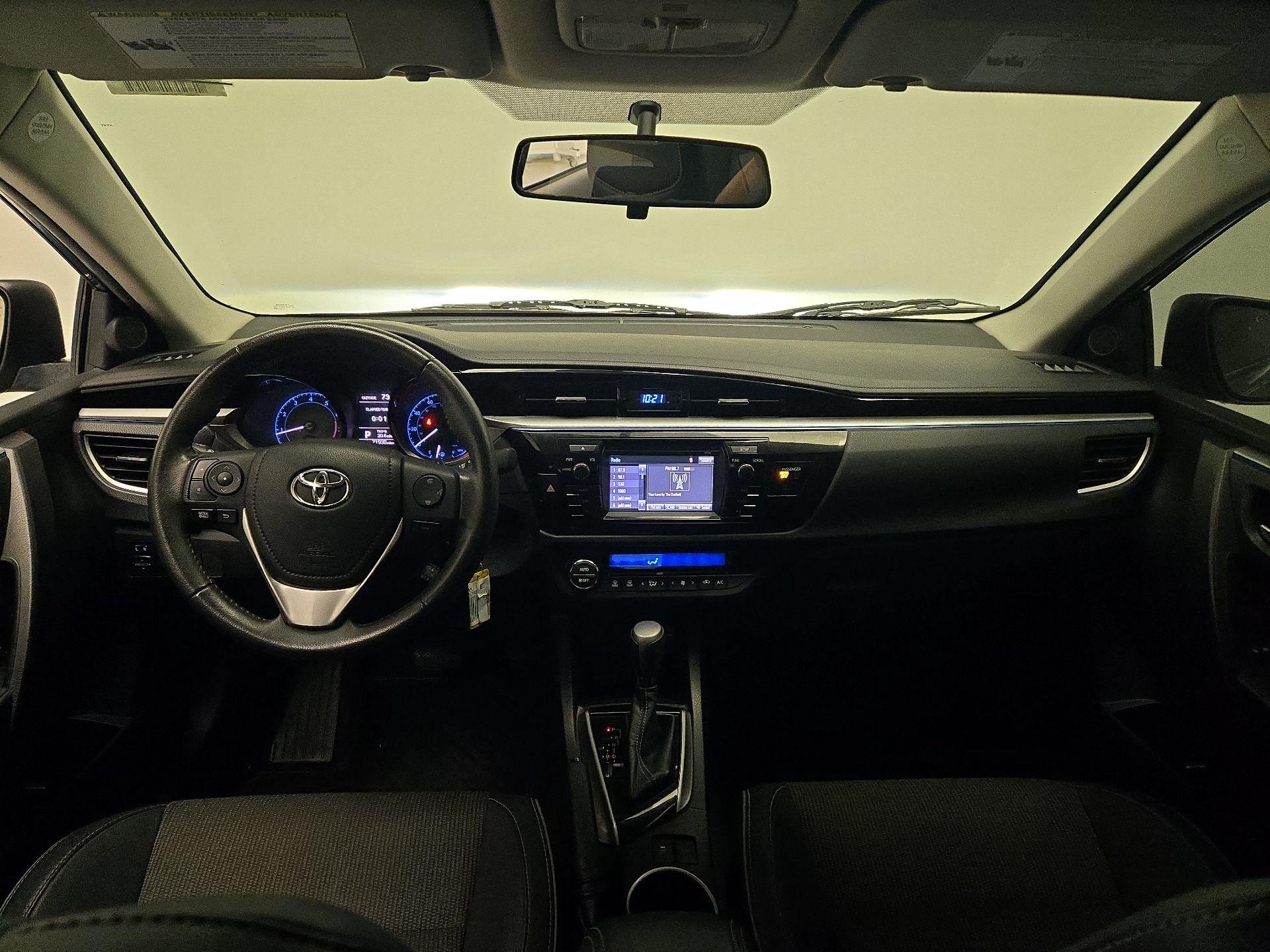 Thumbnail: 2015 Toyota Corolla - 9