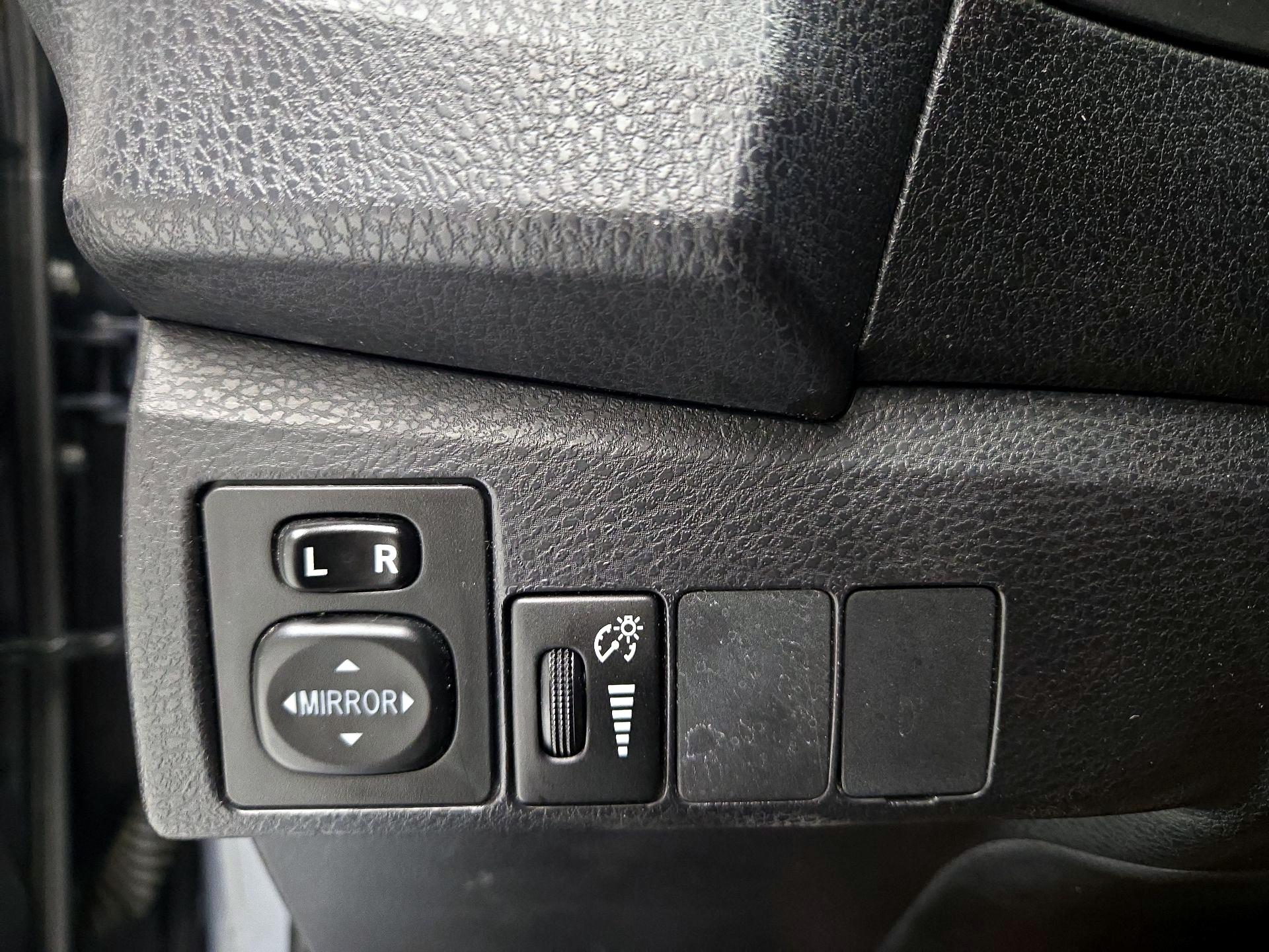 Thumbnail: 2015 Toyota Corolla - 13