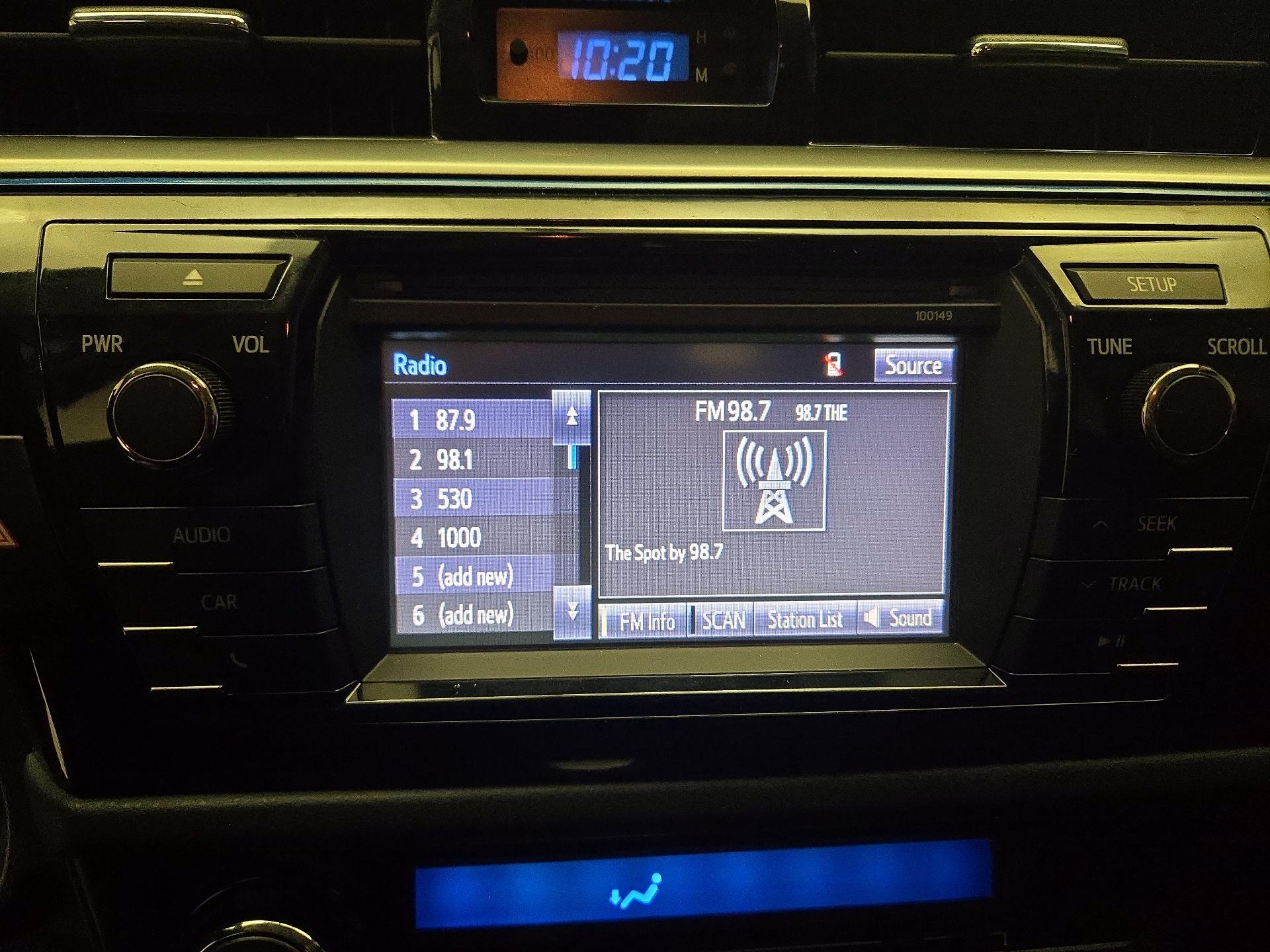 Thumbnail: 2015 Toyota Corolla - 15