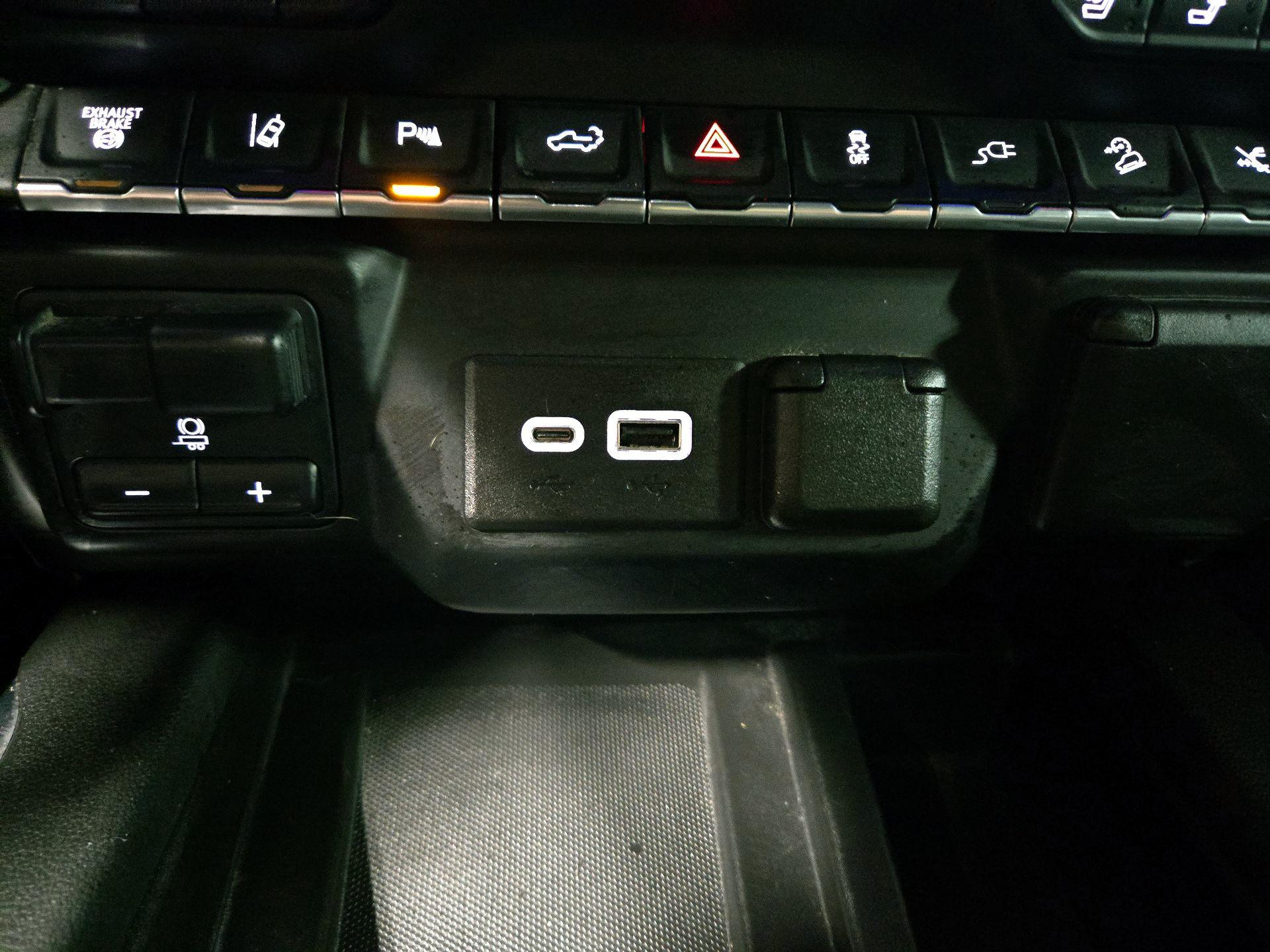 Thumbnail: 2022 Chevrolet Silverado 2500 - 17