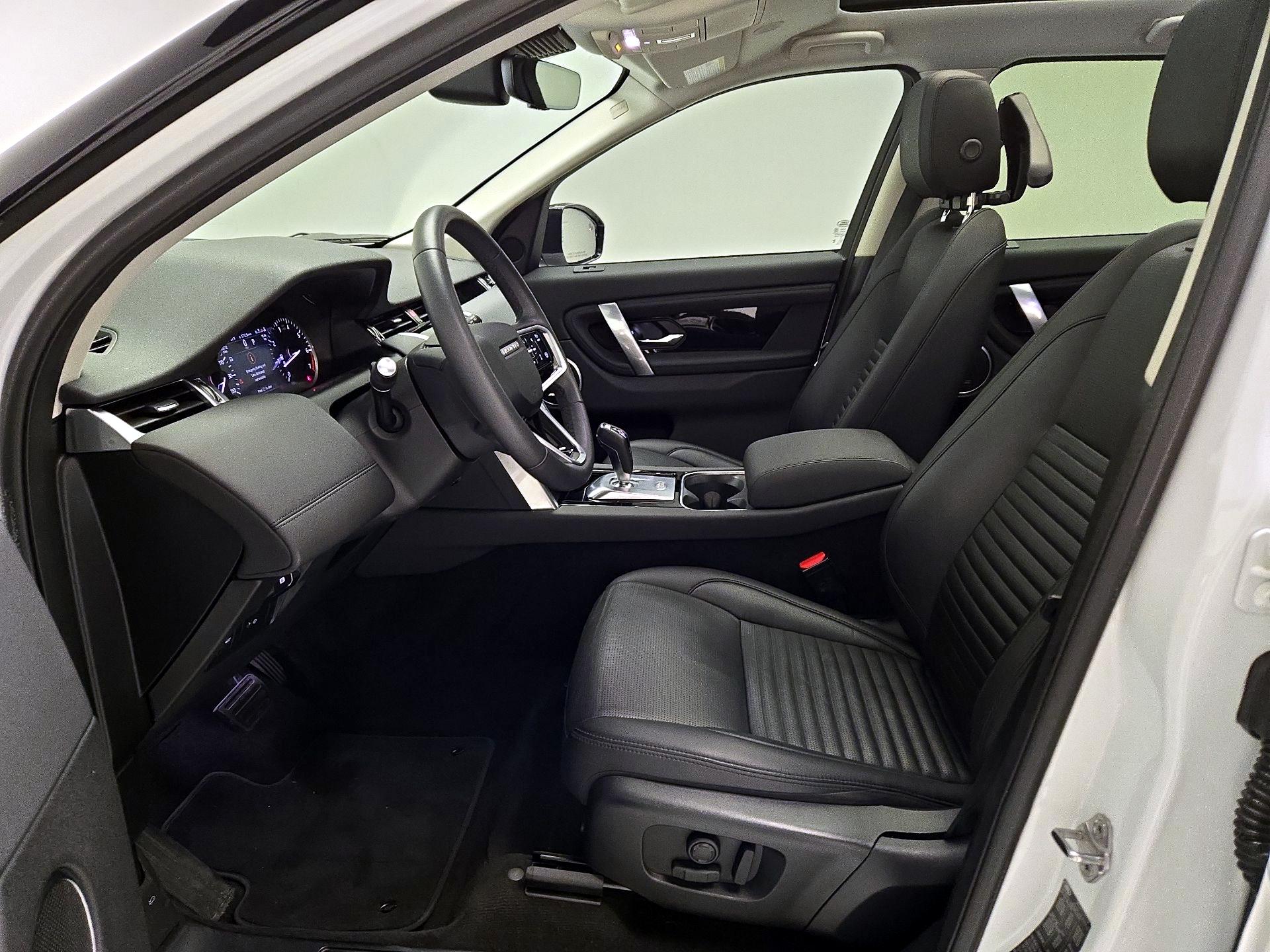 Thumbnail: 2023 Land Rover Discovery Sport - 11