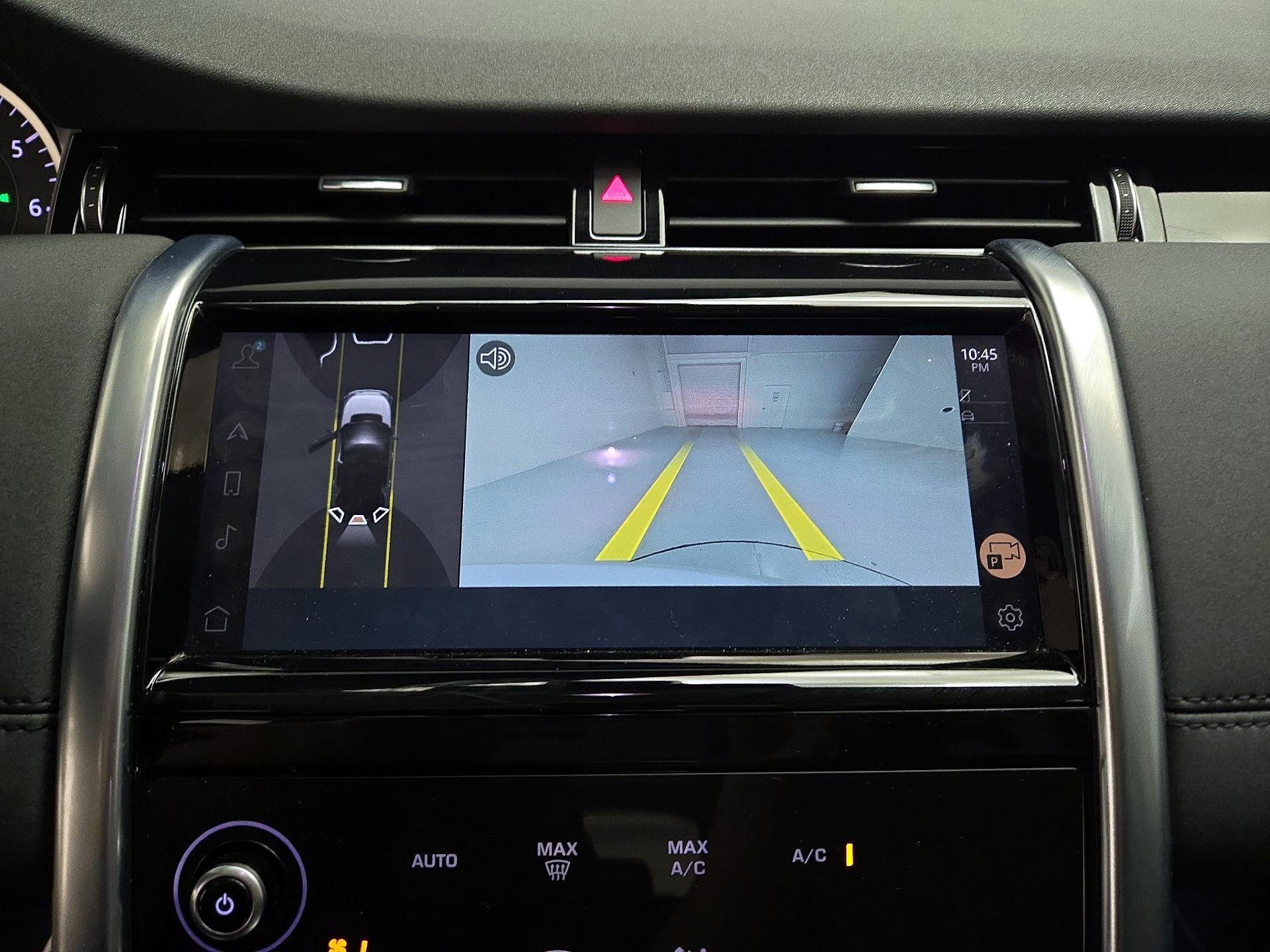 Thumbnail: 2023 Land Rover Discovery Sport - 15