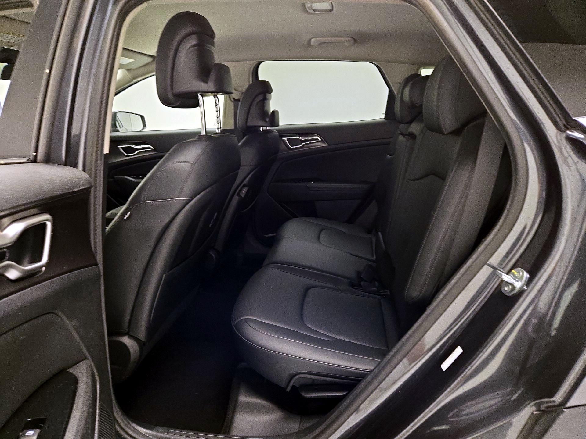 Thumbnail: 2023 Kia Sportage - 19