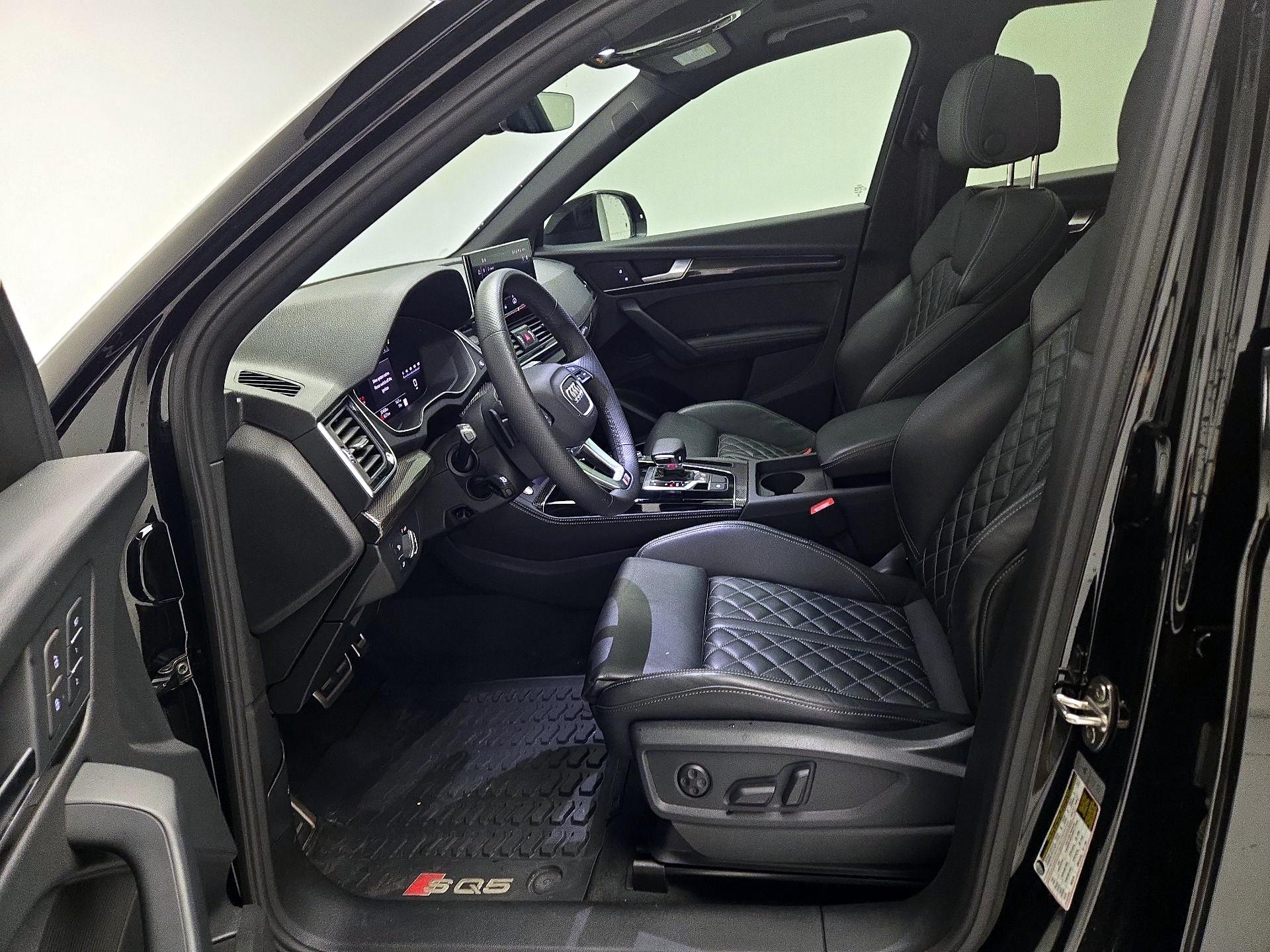 Thumbnail: 2025 Audi SQ5 - 11