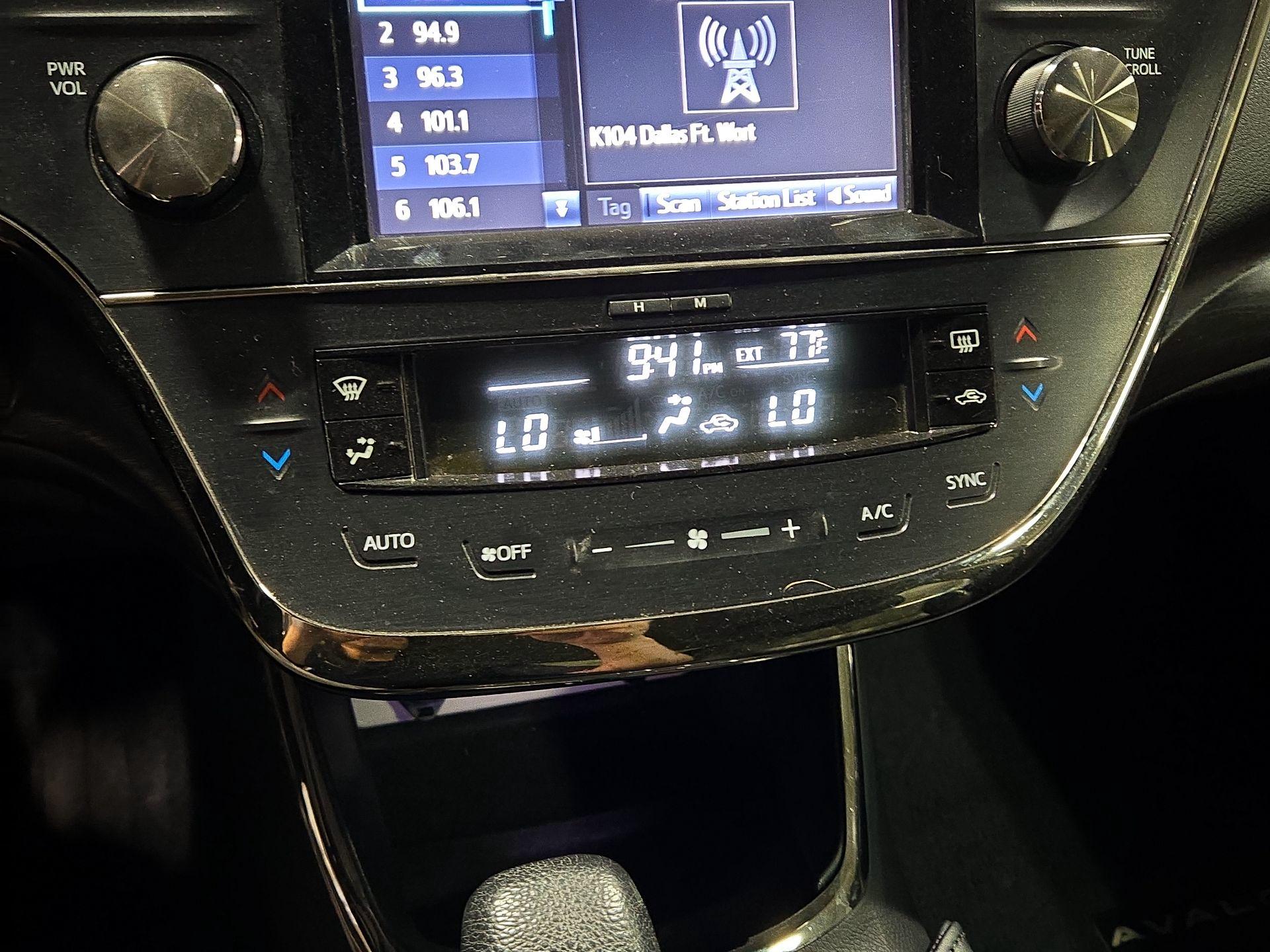 Thumbnail: 2016 Toyota Avalon - 16