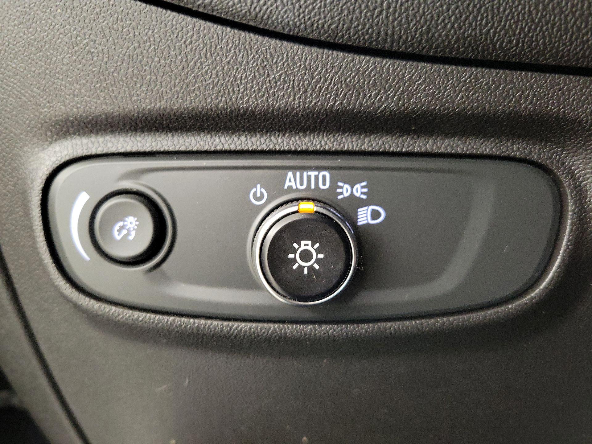 Thumbnail: 2022 Chevrolet Equinox - 13