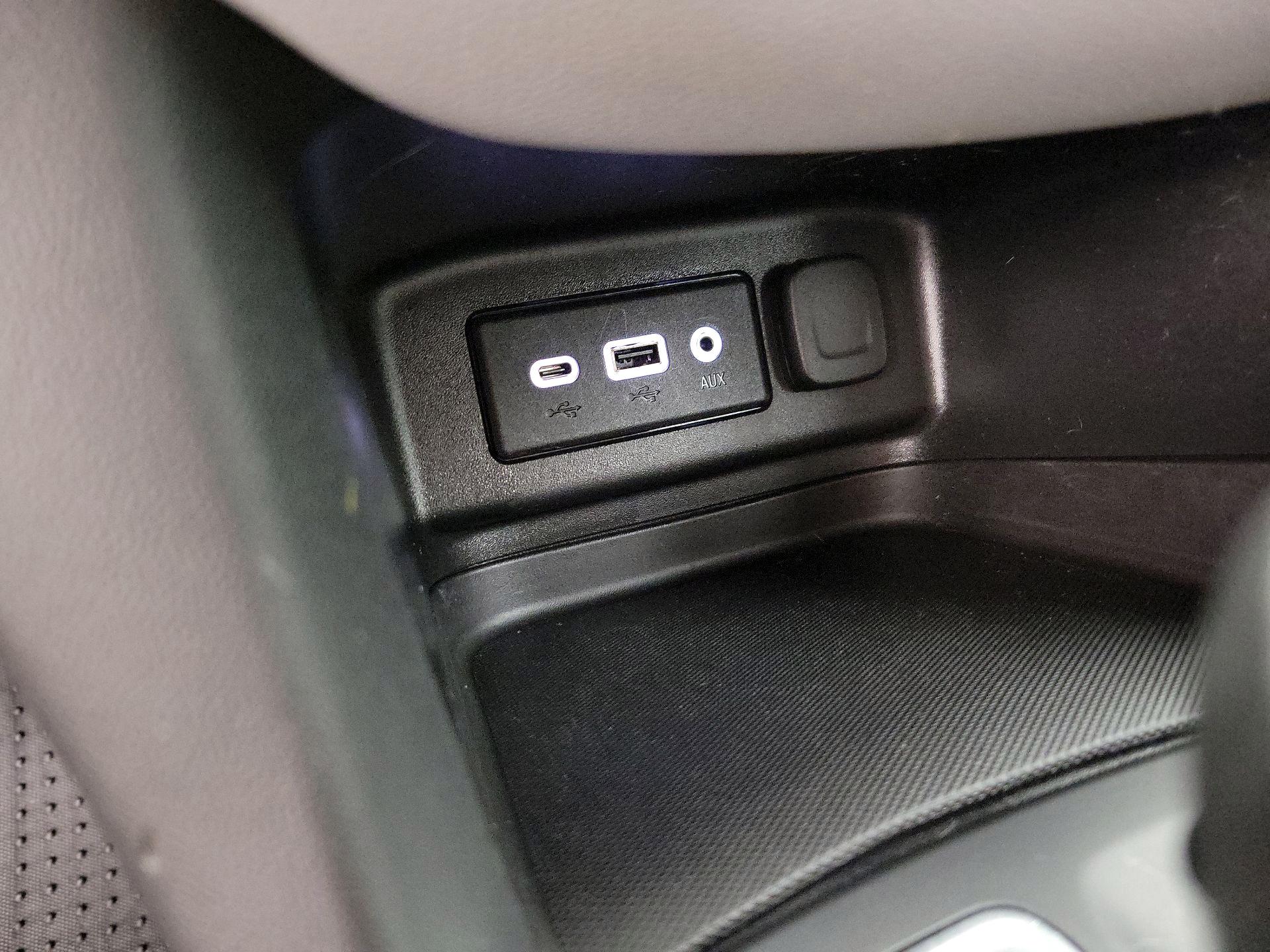 Thumbnail: 2022 Chevrolet Equinox - 18