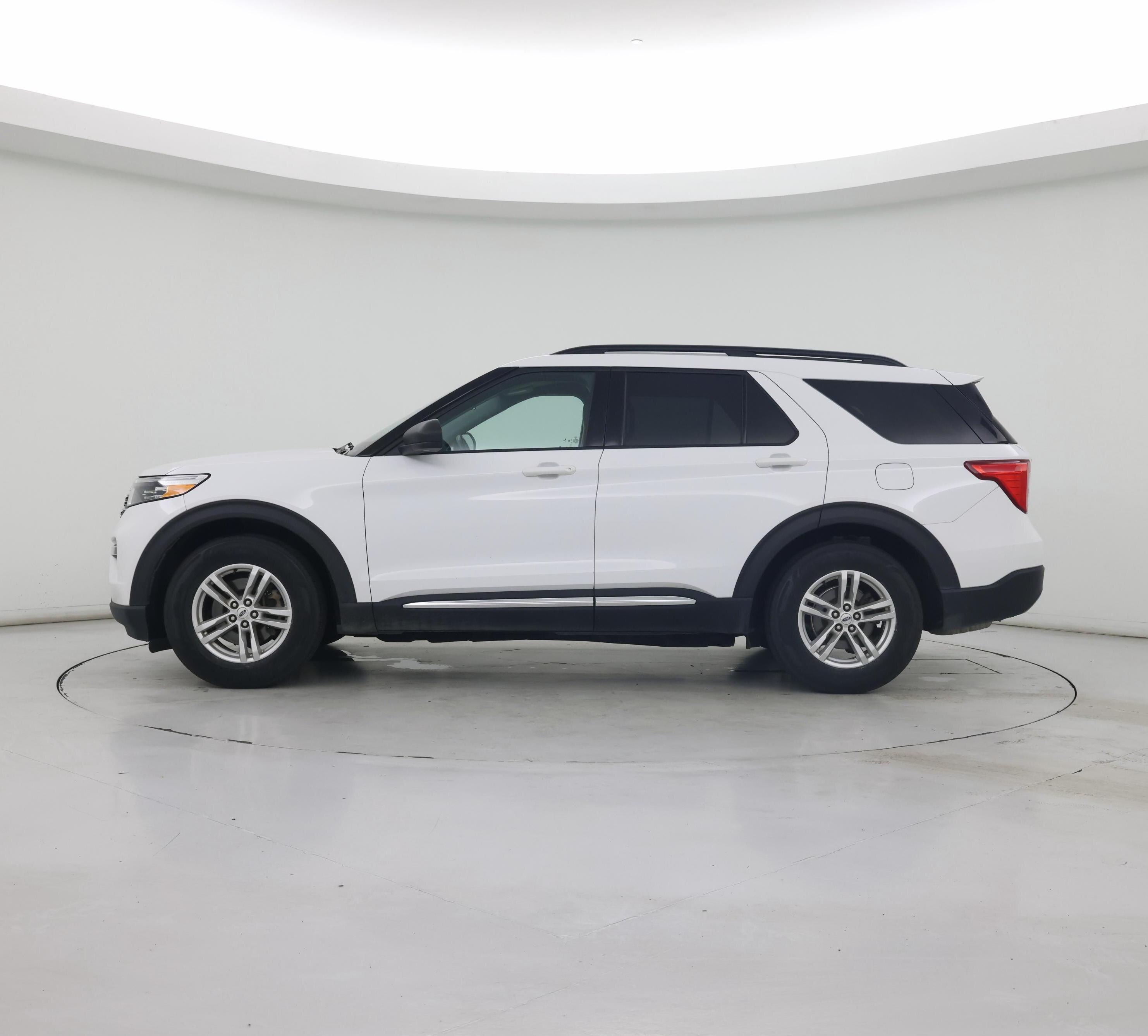 Thumbnail: 2021 Ford Explorer - 3