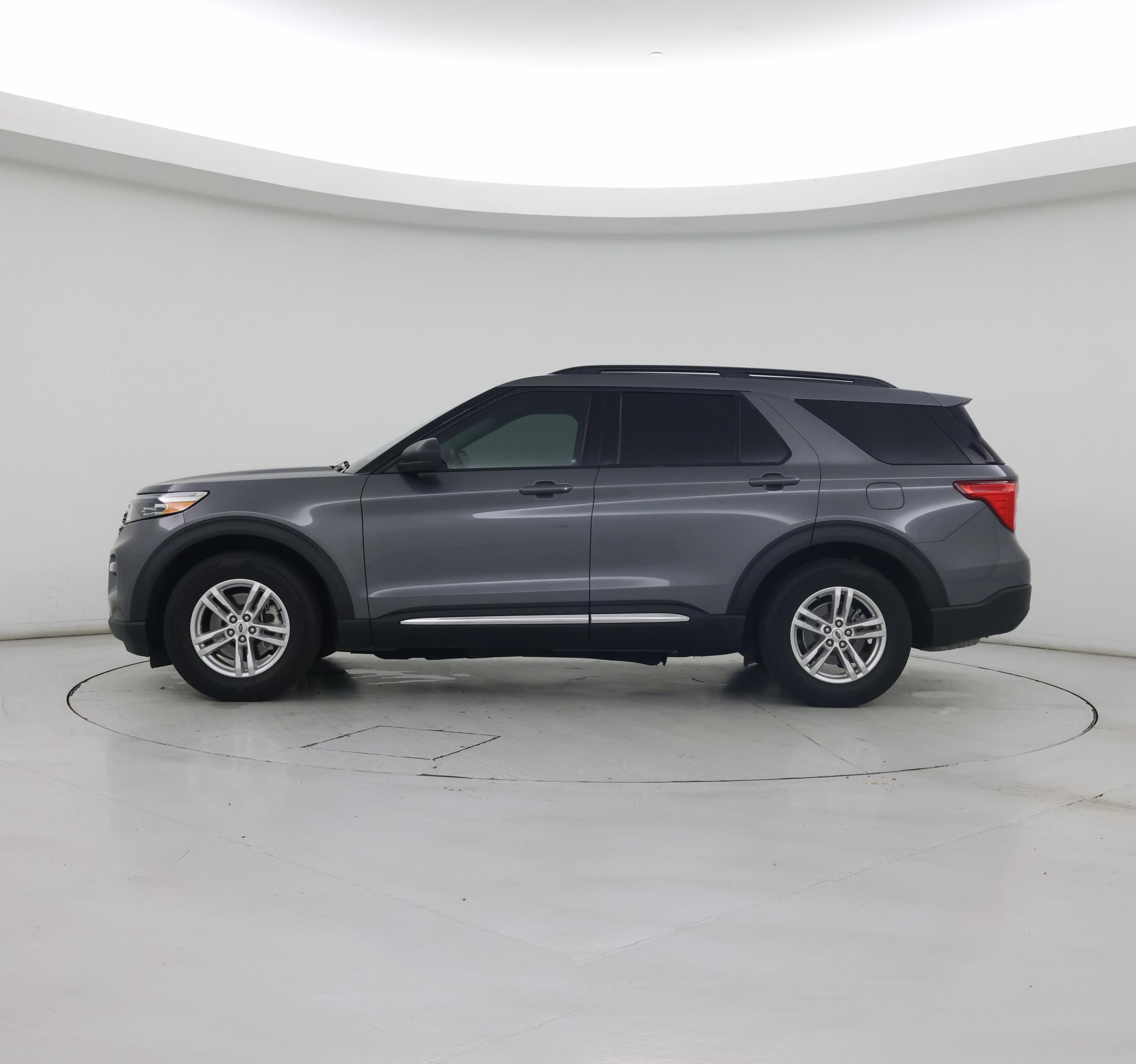 Thumbnail: 2022 Ford Explorer - 3