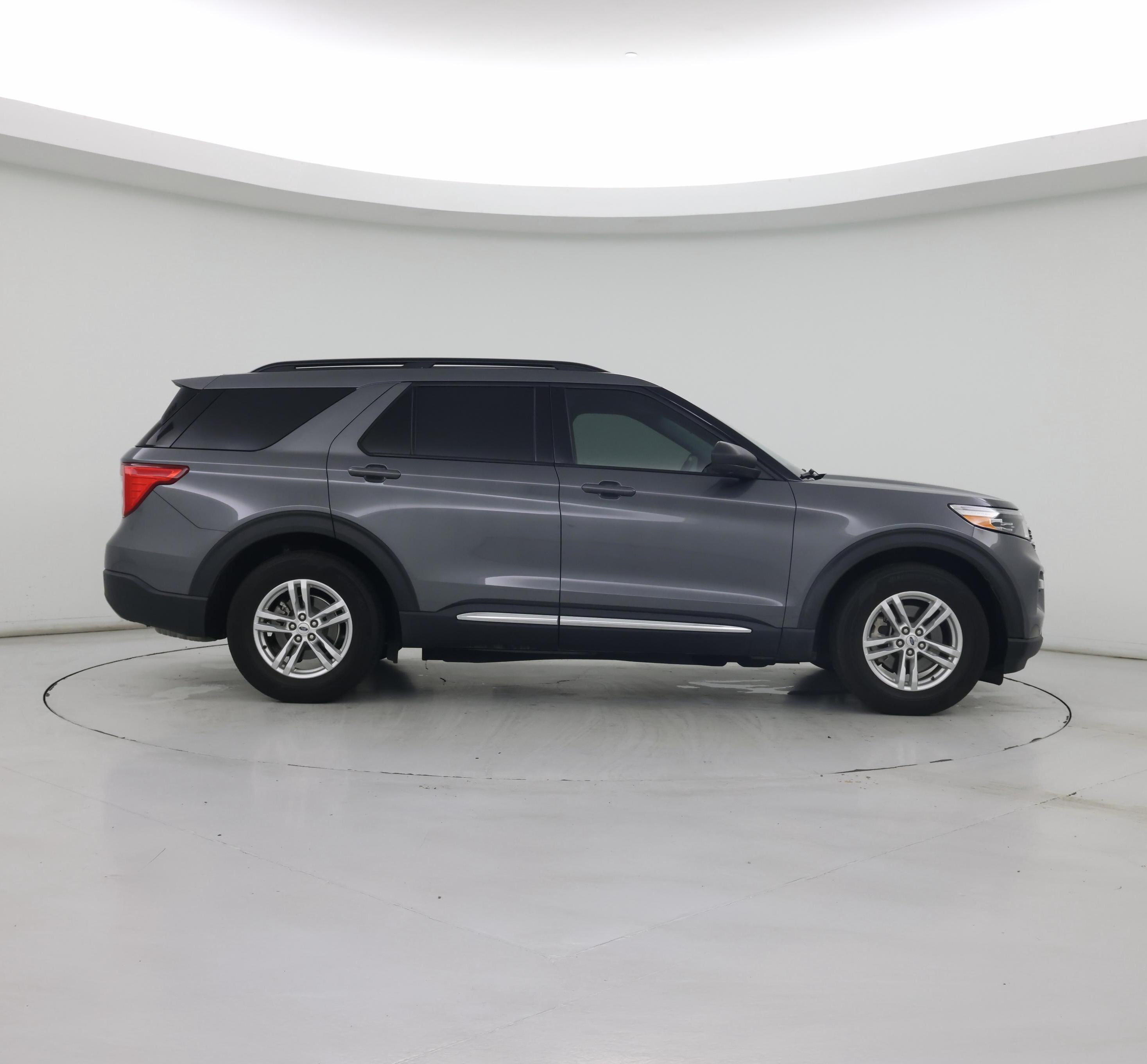 Thumbnail: 2022 Ford Explorer - 7