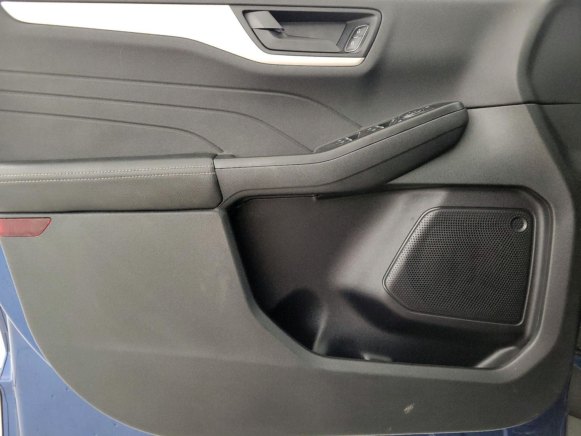 Thumbnail: 2022 Ford Escape - 12