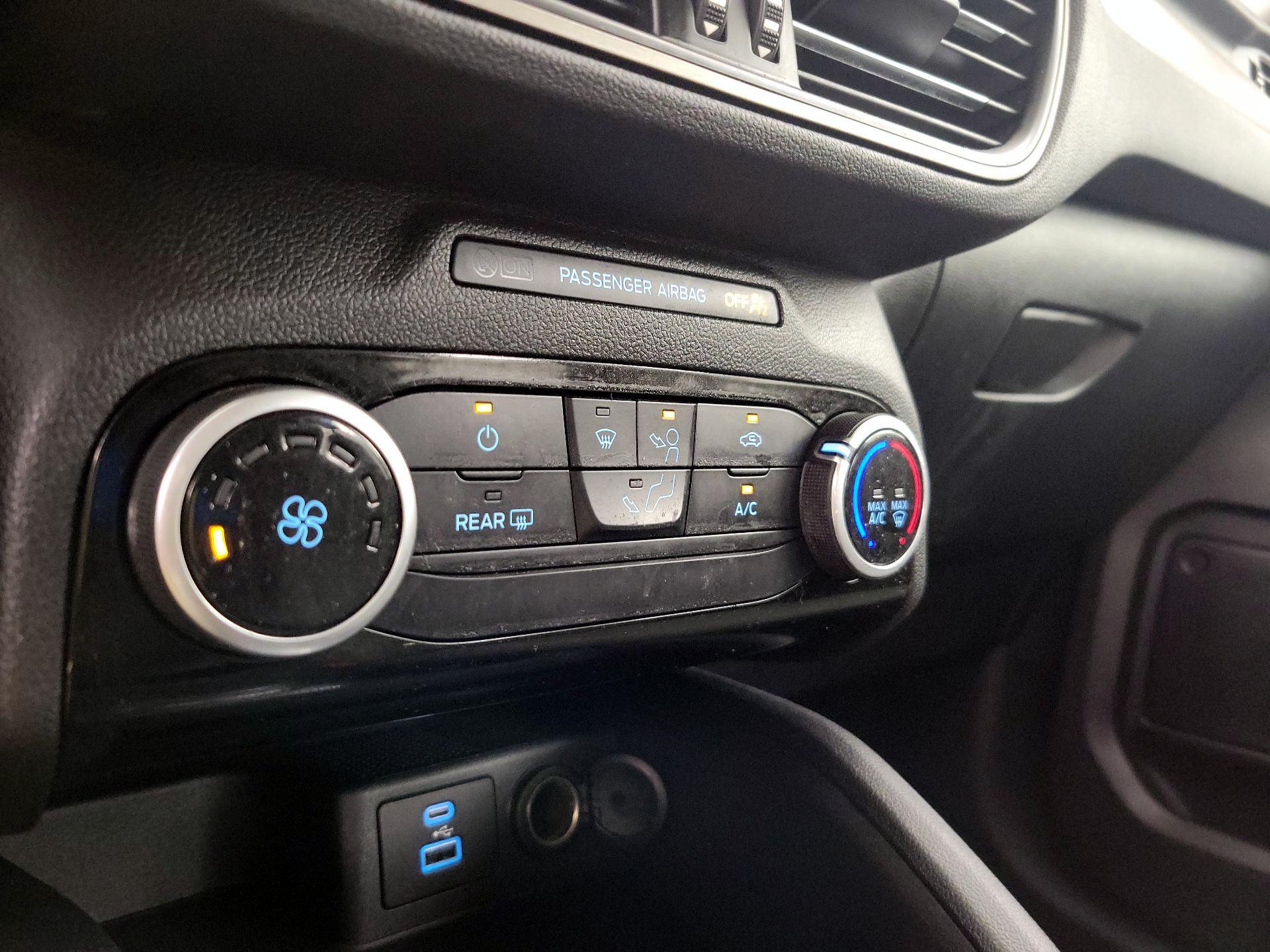 Thumbnail: 2022 Ford Escape - 16