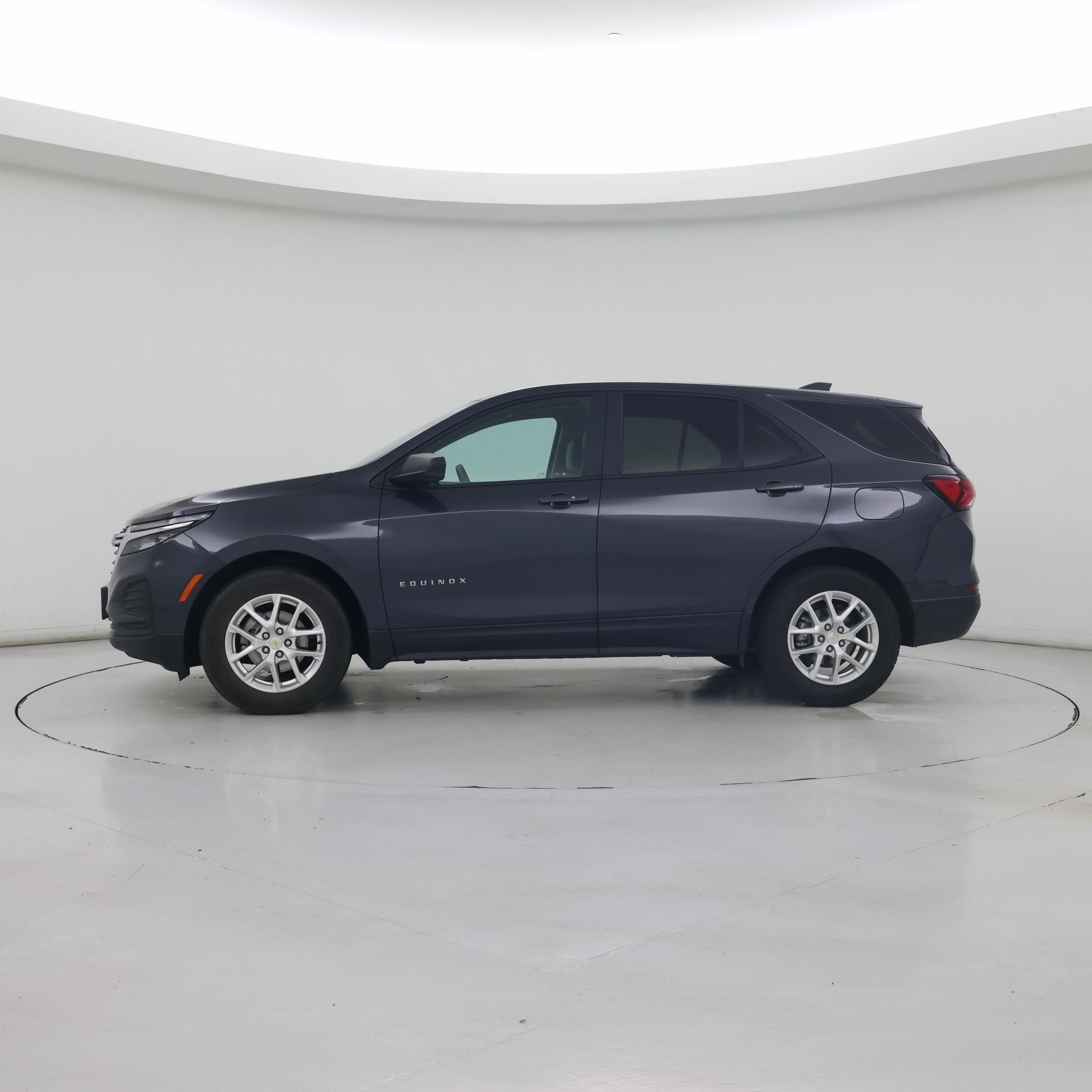 Thumbnail: 2022 Chevrolet Equinox - 3