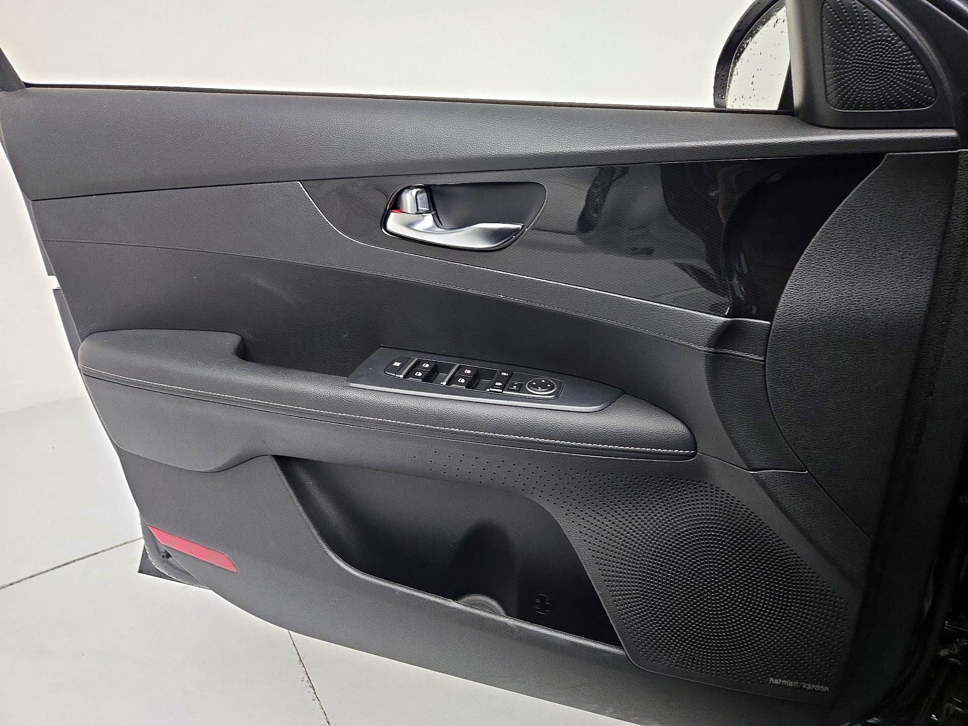 Thumbnail: 2021 Kia Forte - 12