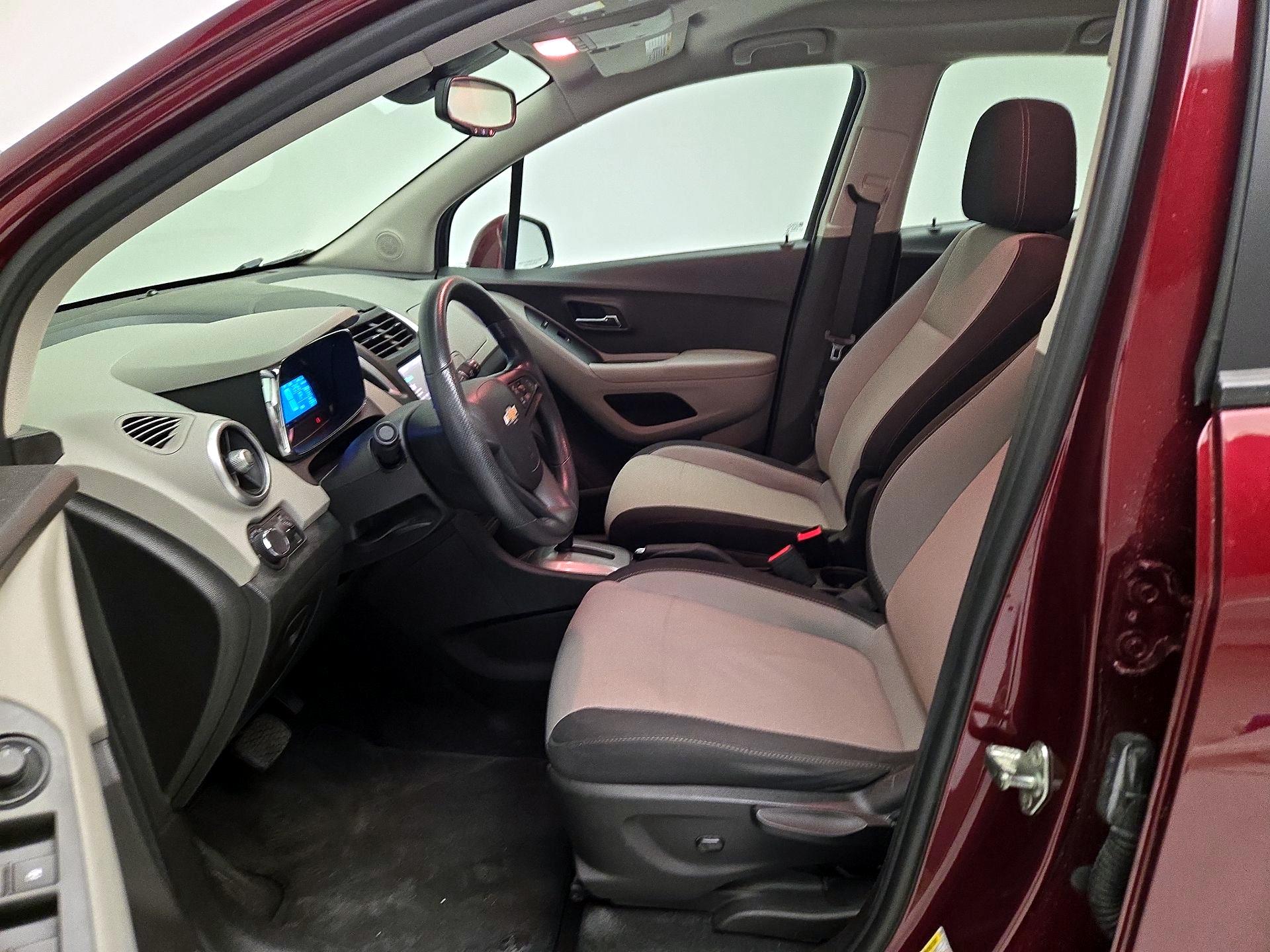 Thumbnail: 2016 Chevrolet Trax - 11