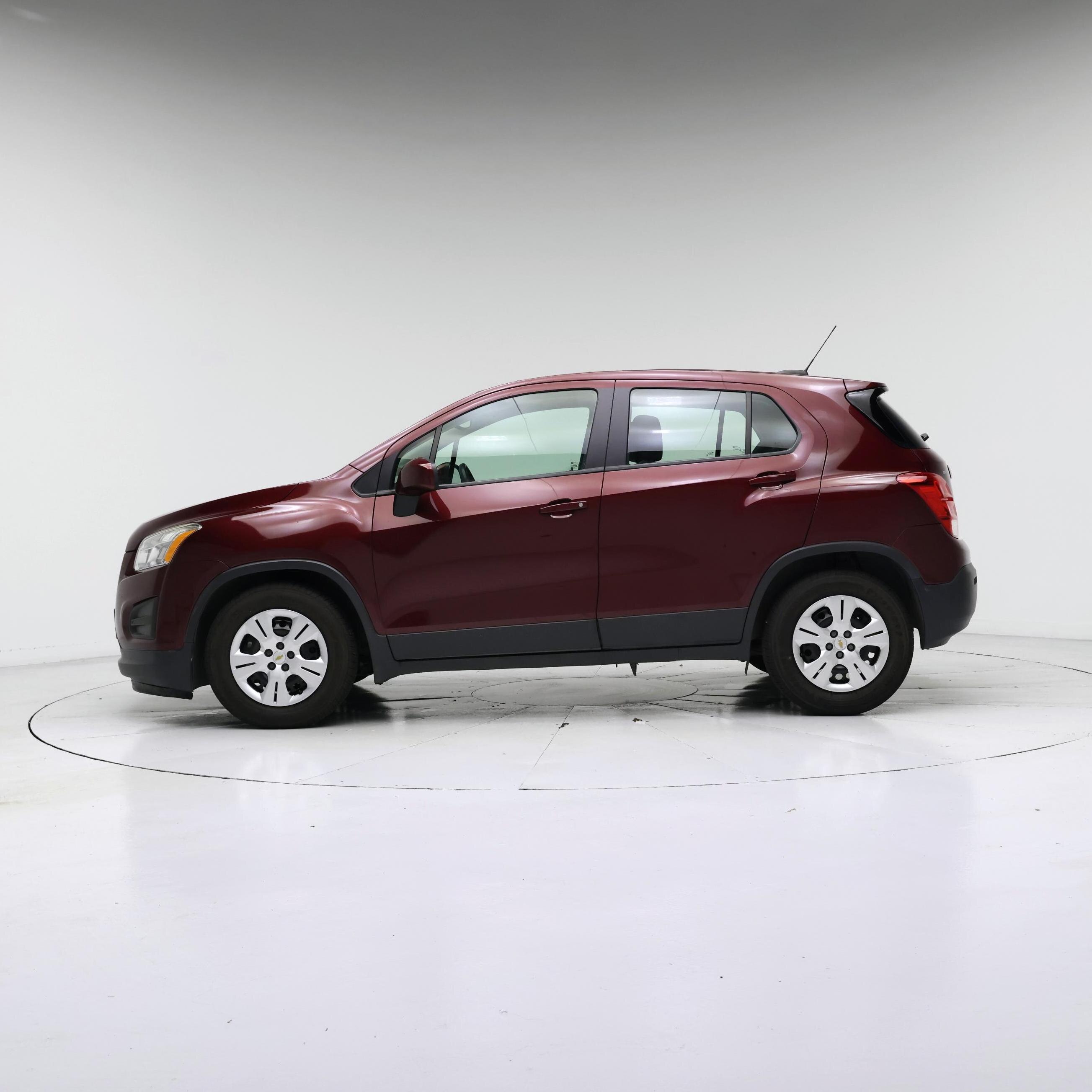 Thumbnail: 2016 Chevrolet Trax - 3
