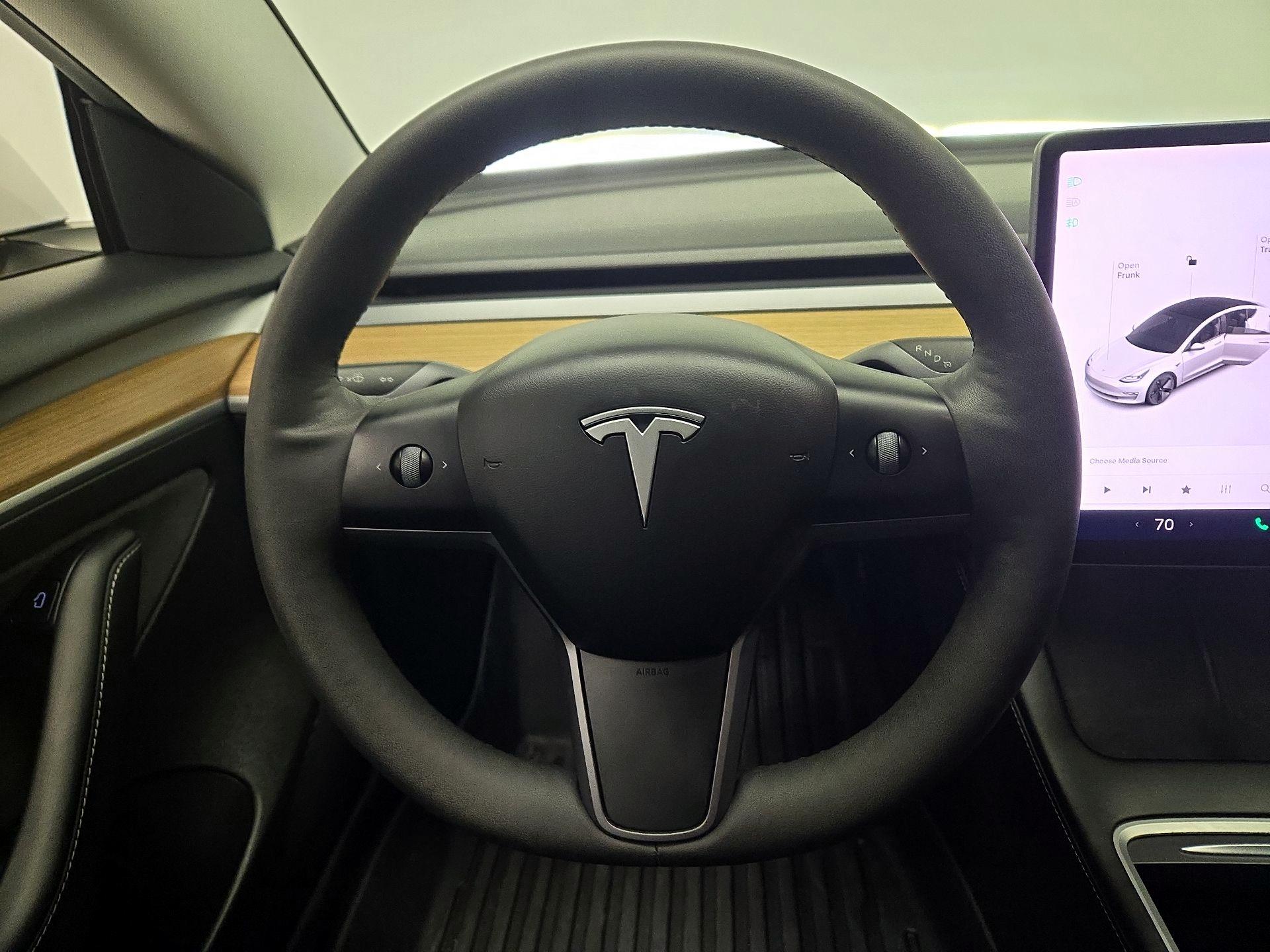 Thumbnail: 2021 Tesla Model 3 - 10