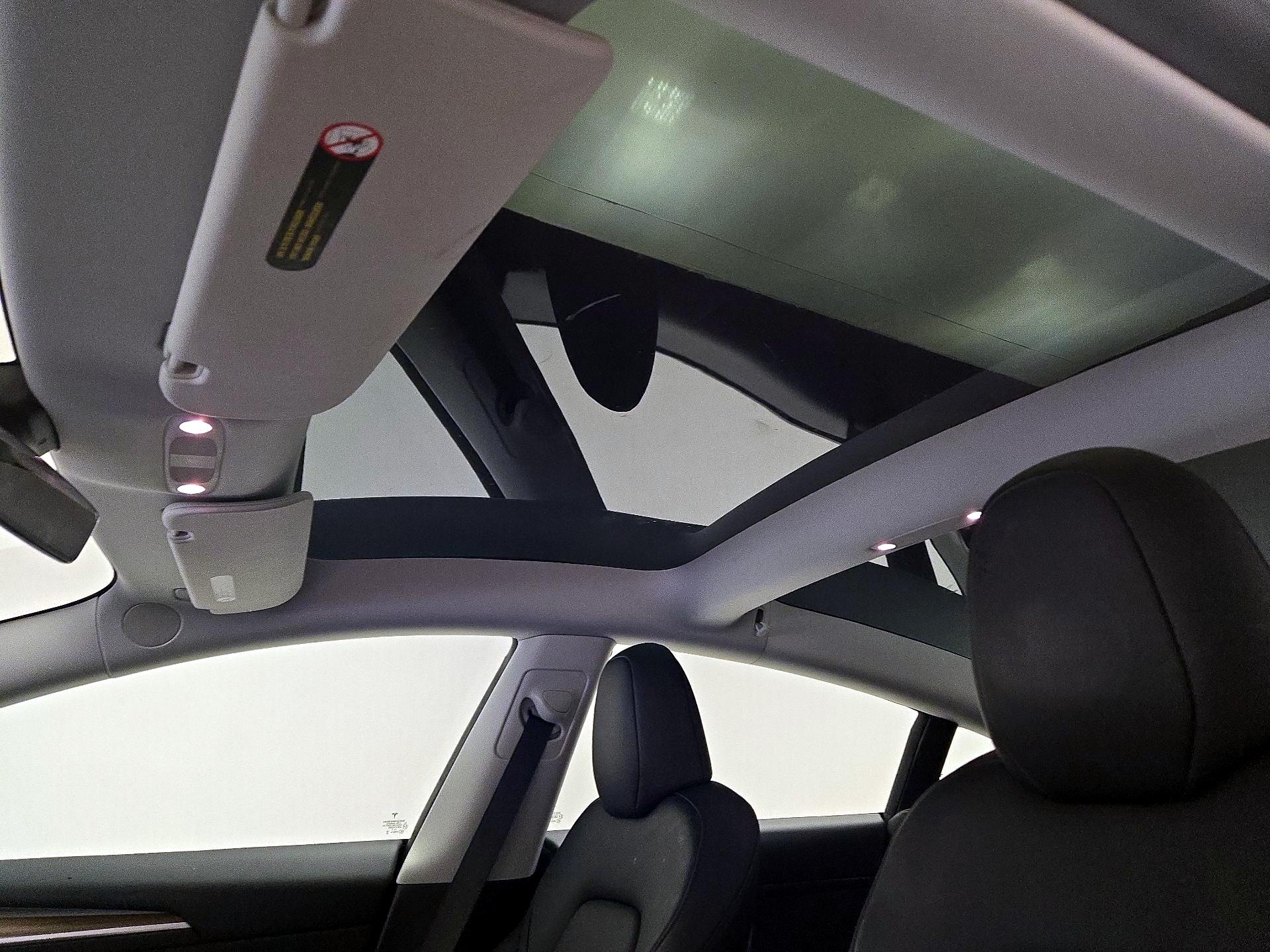 Thumbnail: 2023 Tesla Model 3 - 18