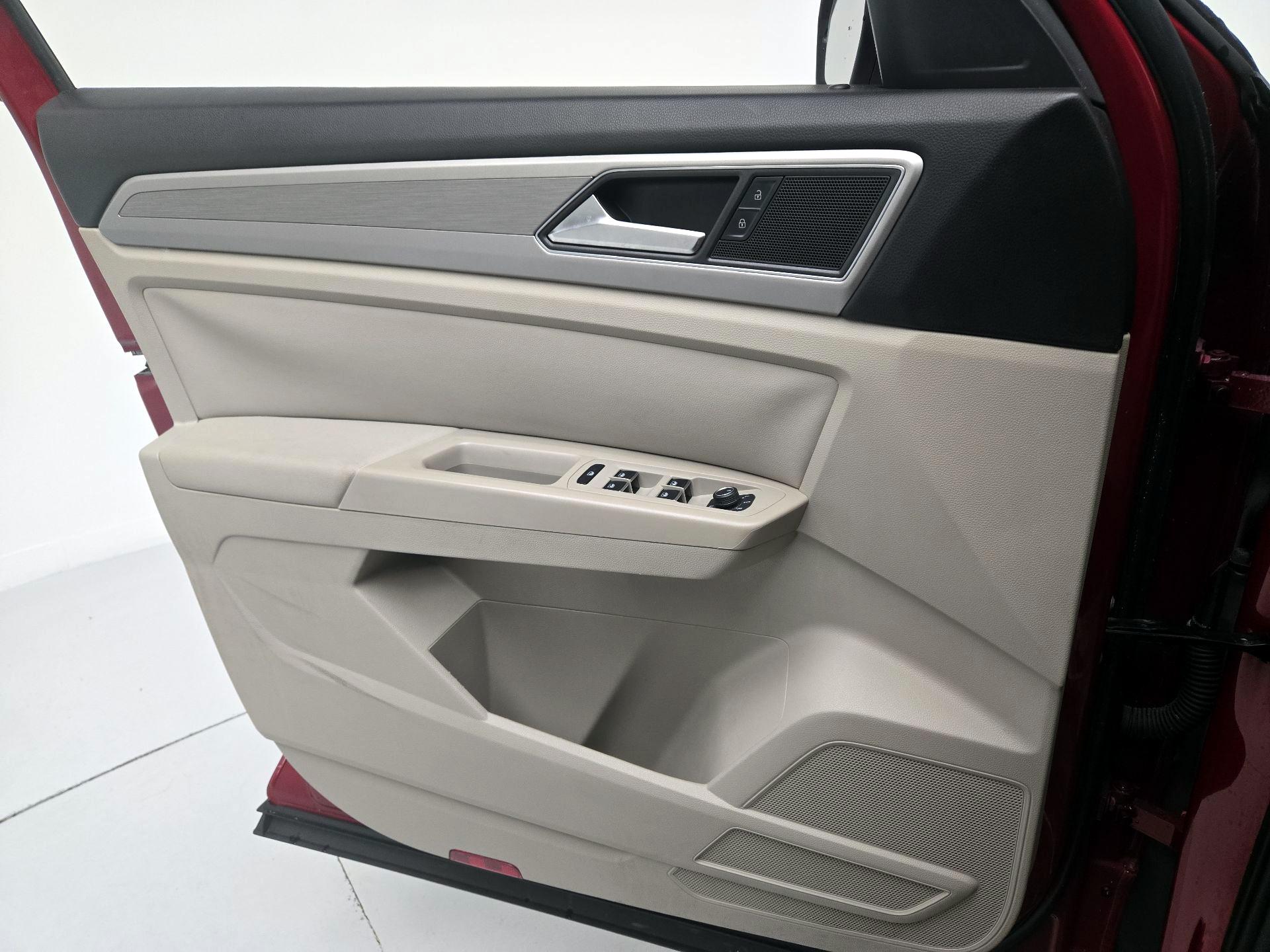 Thumbnail: 2018 Volkswagen Atlas - 12