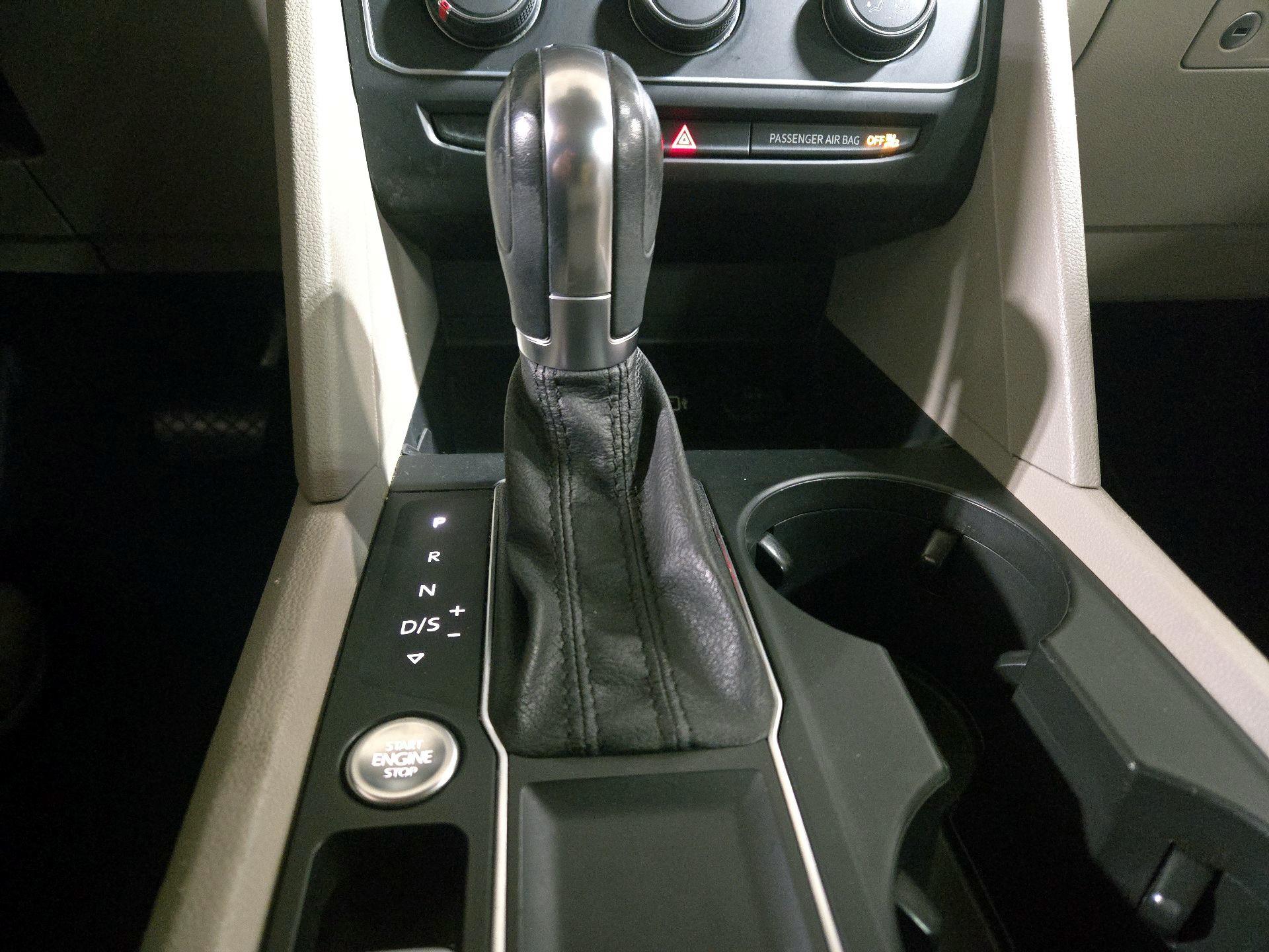 Thumbnail: 2018 Volkswagen Atlas - 16
