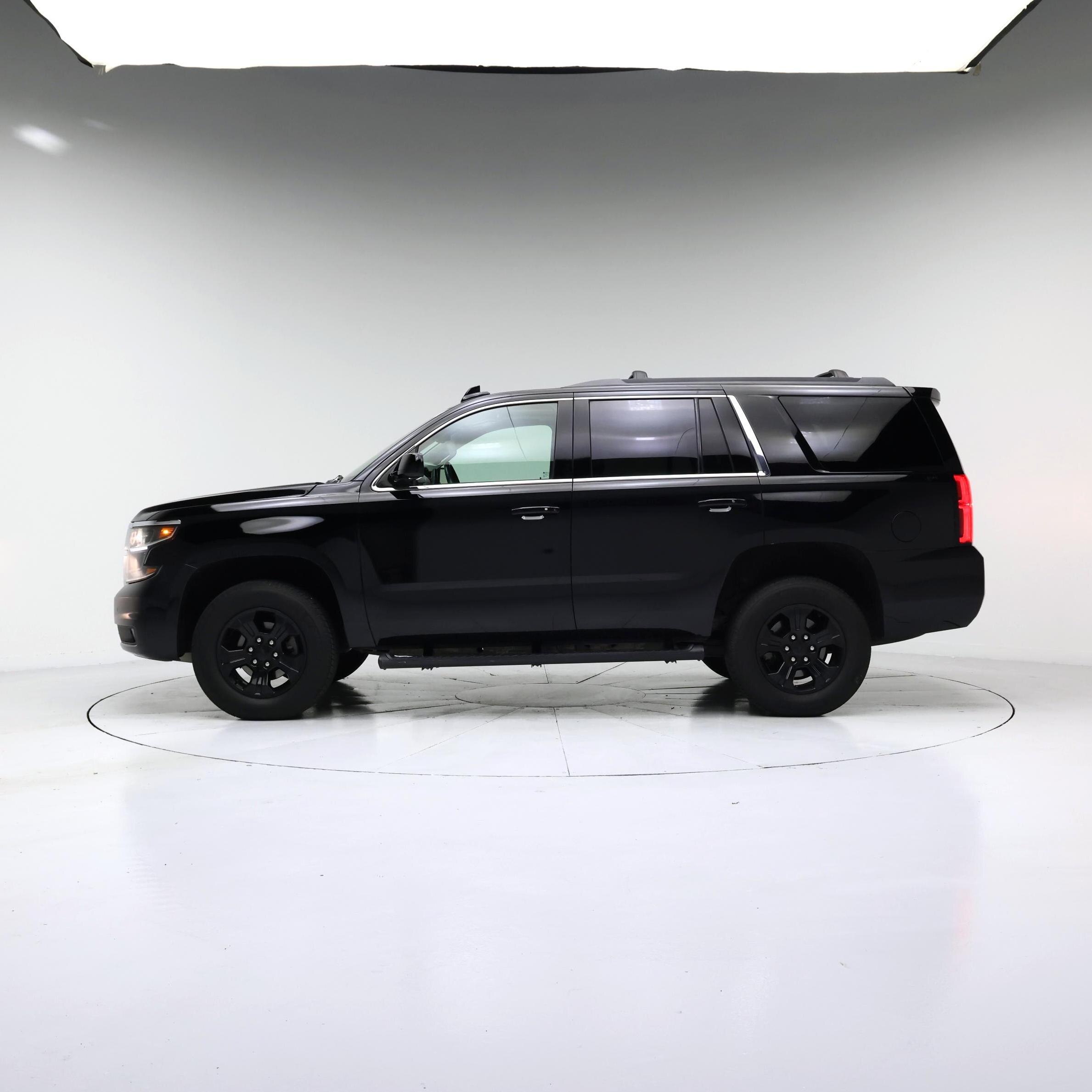 Thumbnail: 2017 Chevrolet Tahoe - 3