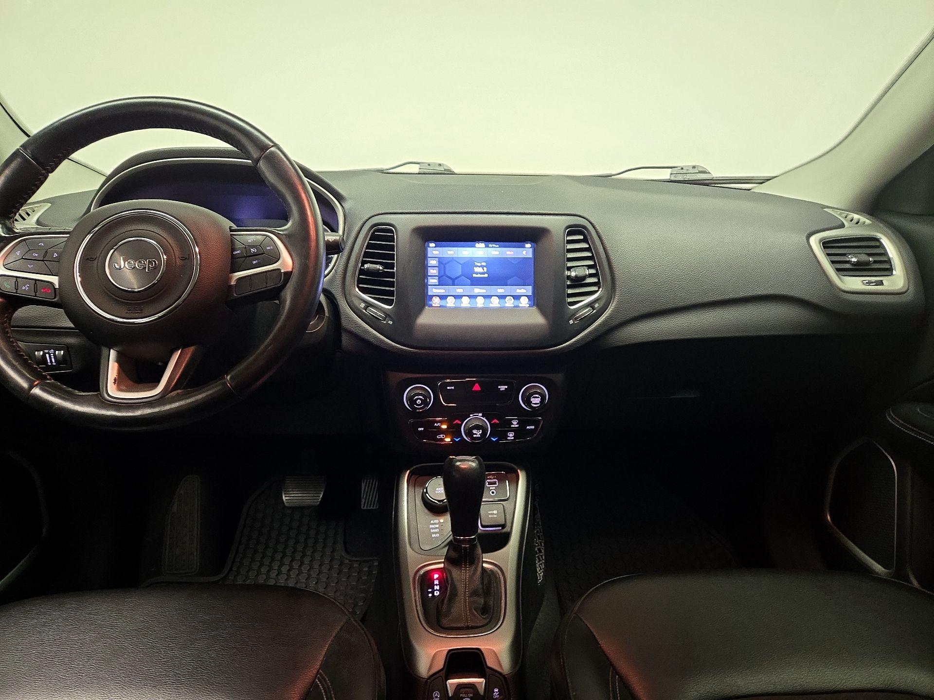 Thumbnail: 2020 Jeep Compass - 9