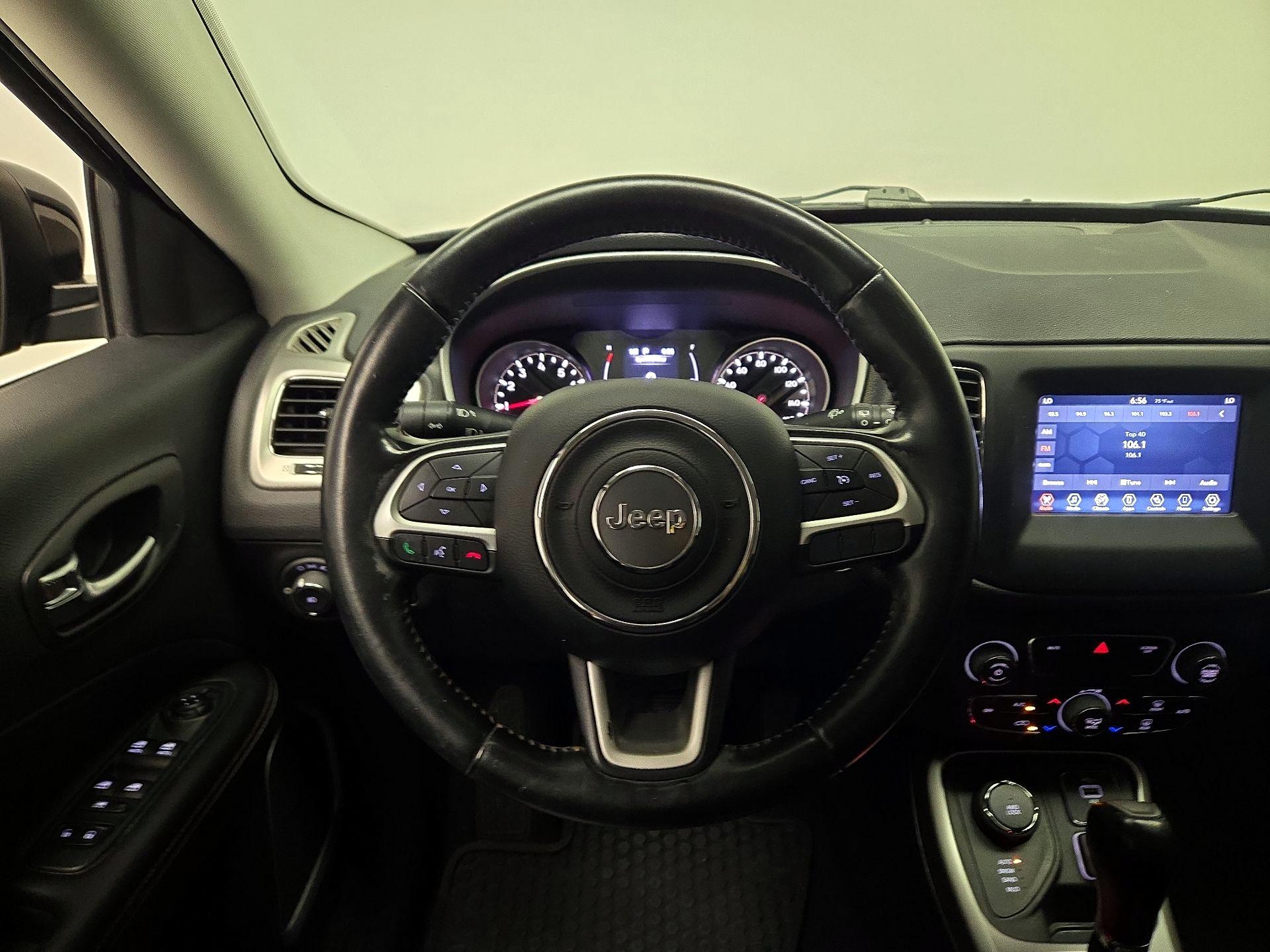 Thumbnail: 2020 Jeep Compass - 10