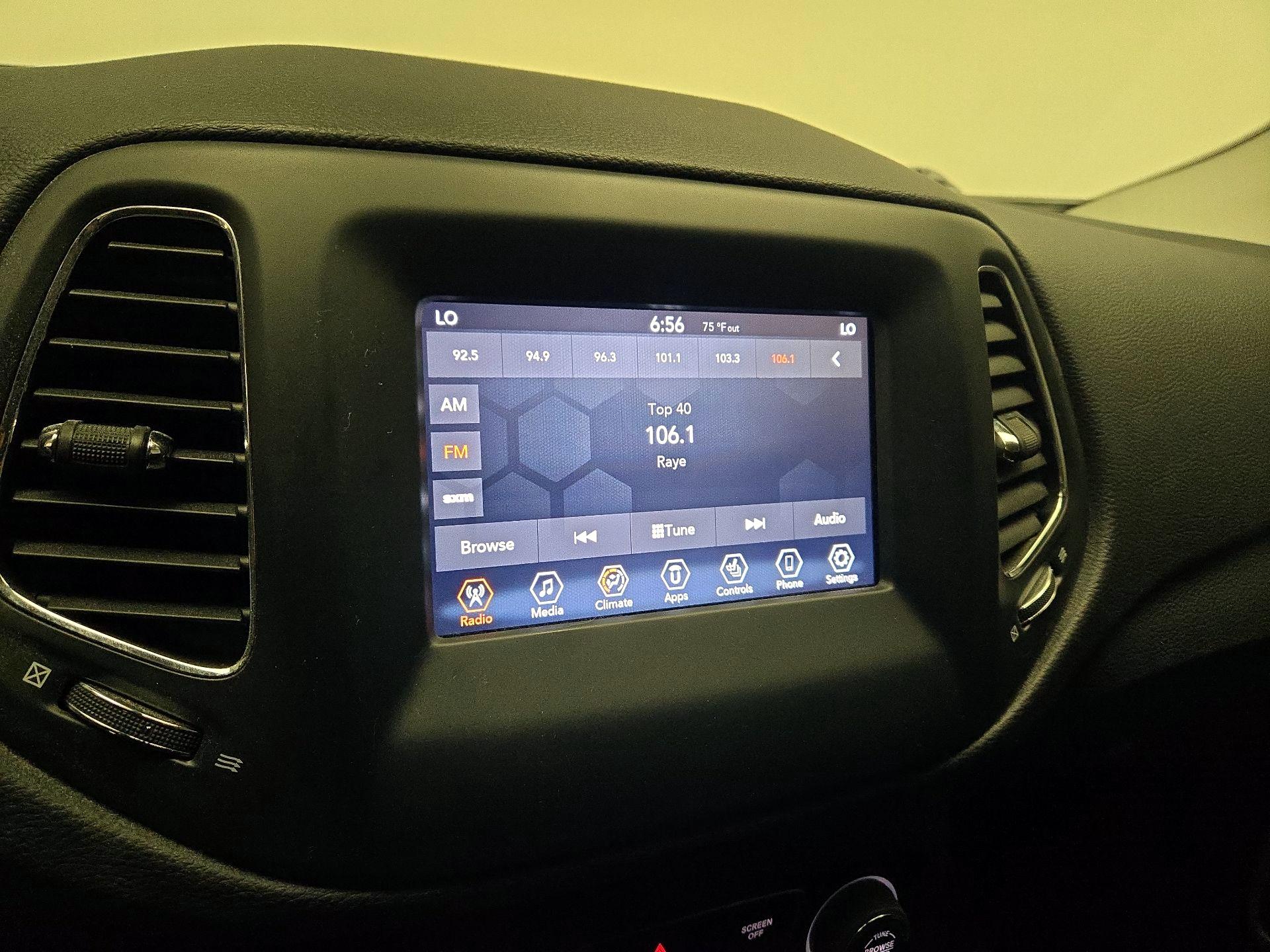 Thumbnail: 2020 Jeep Compass - 15