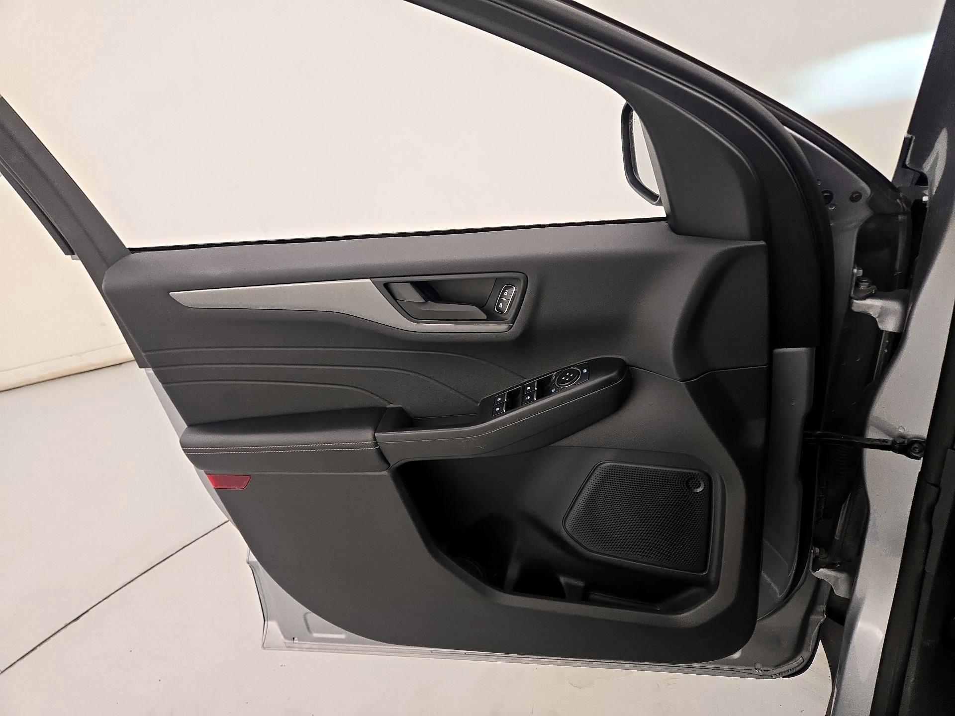 Thumbnail: 2023 Ford Escape - 12