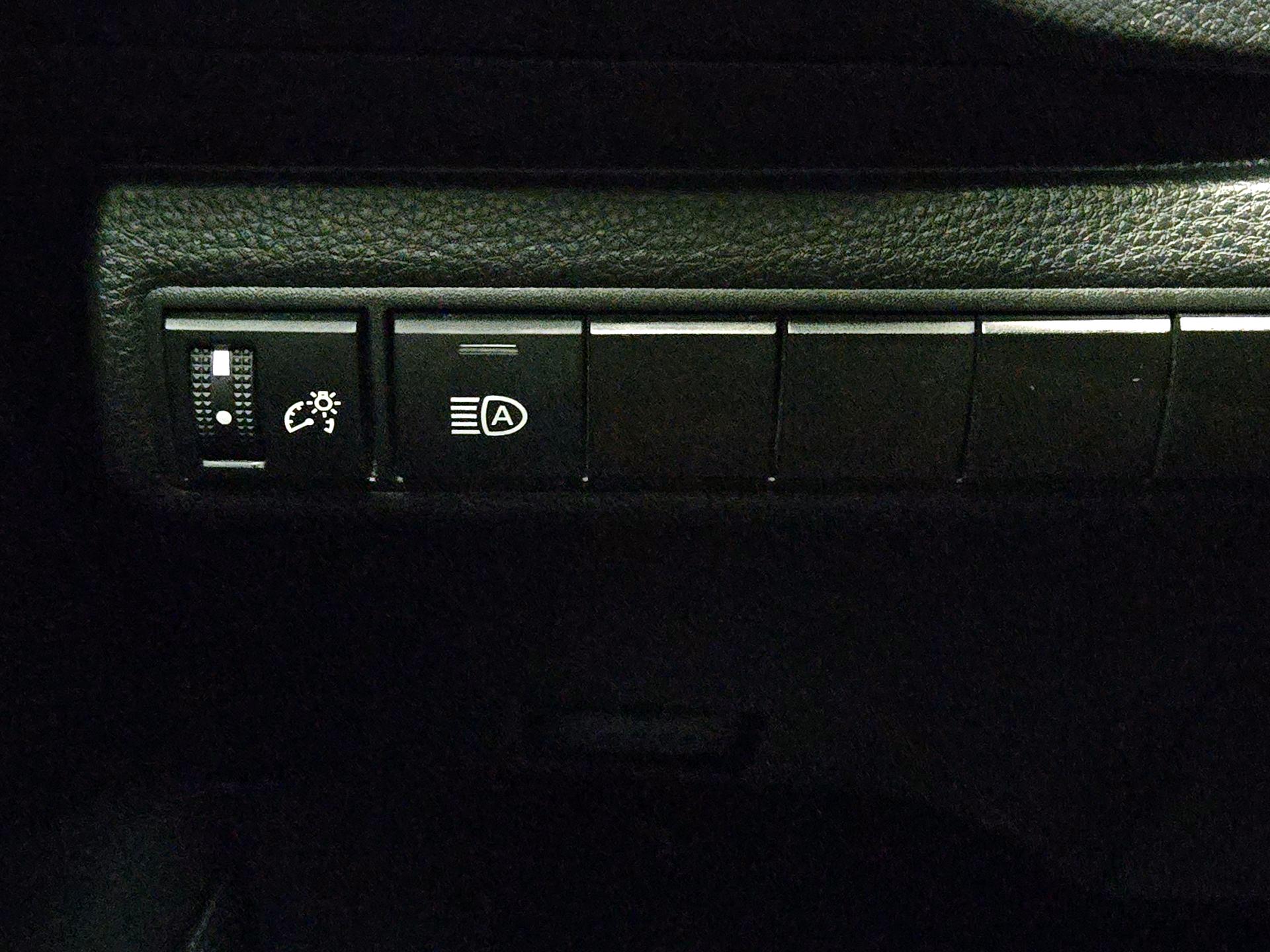 Thumbnail: 2025 Toyota Corolla - 13