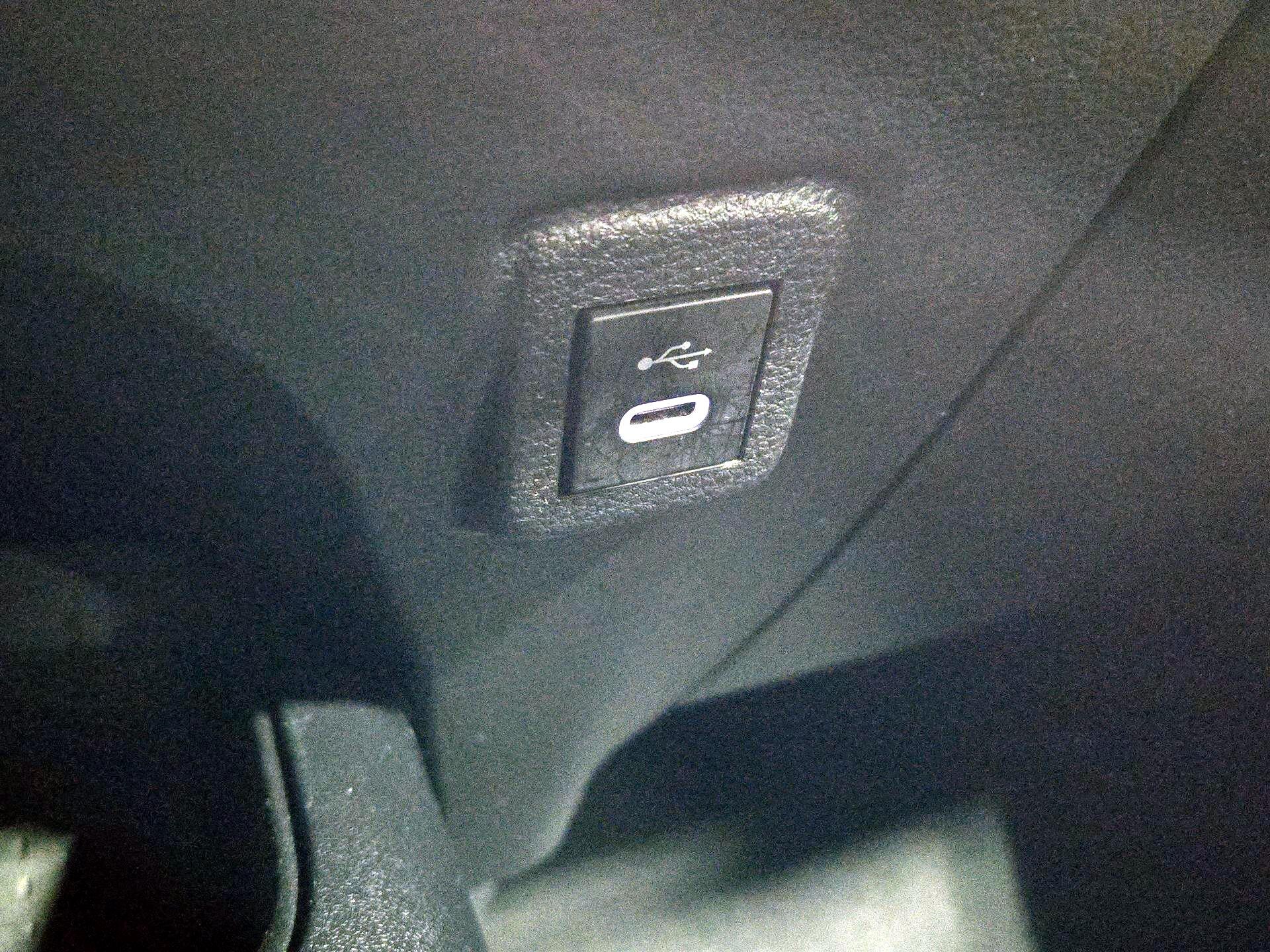 Thumbnail: 2025 Toyota Corolla - 18