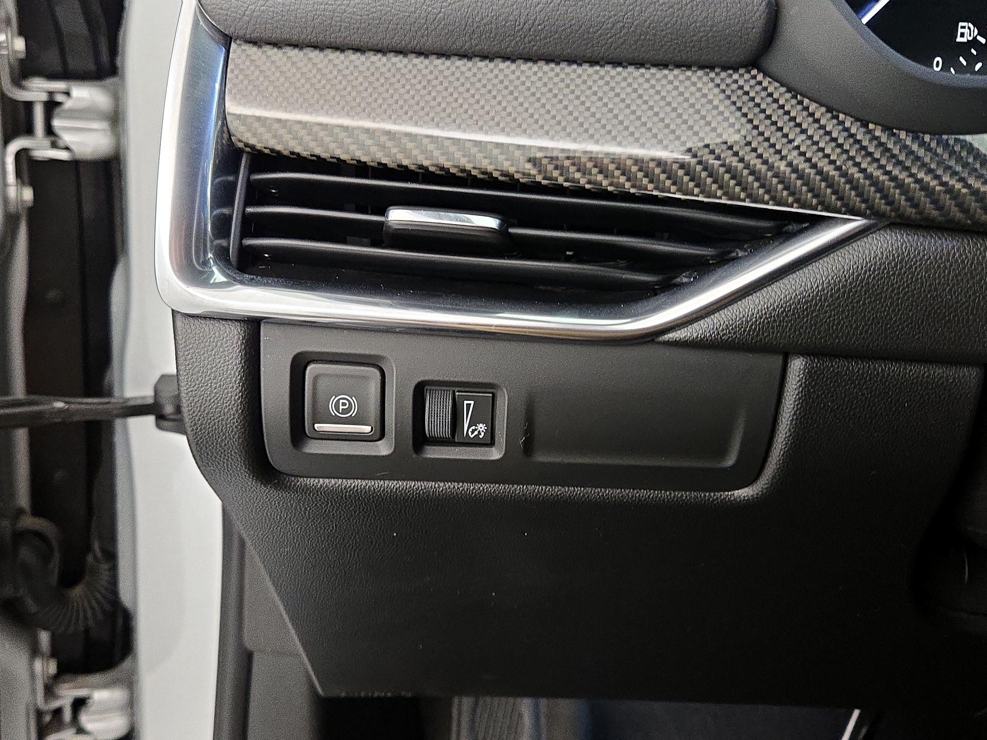 Thumbnail: 2020 Cadillac XT4 - 13