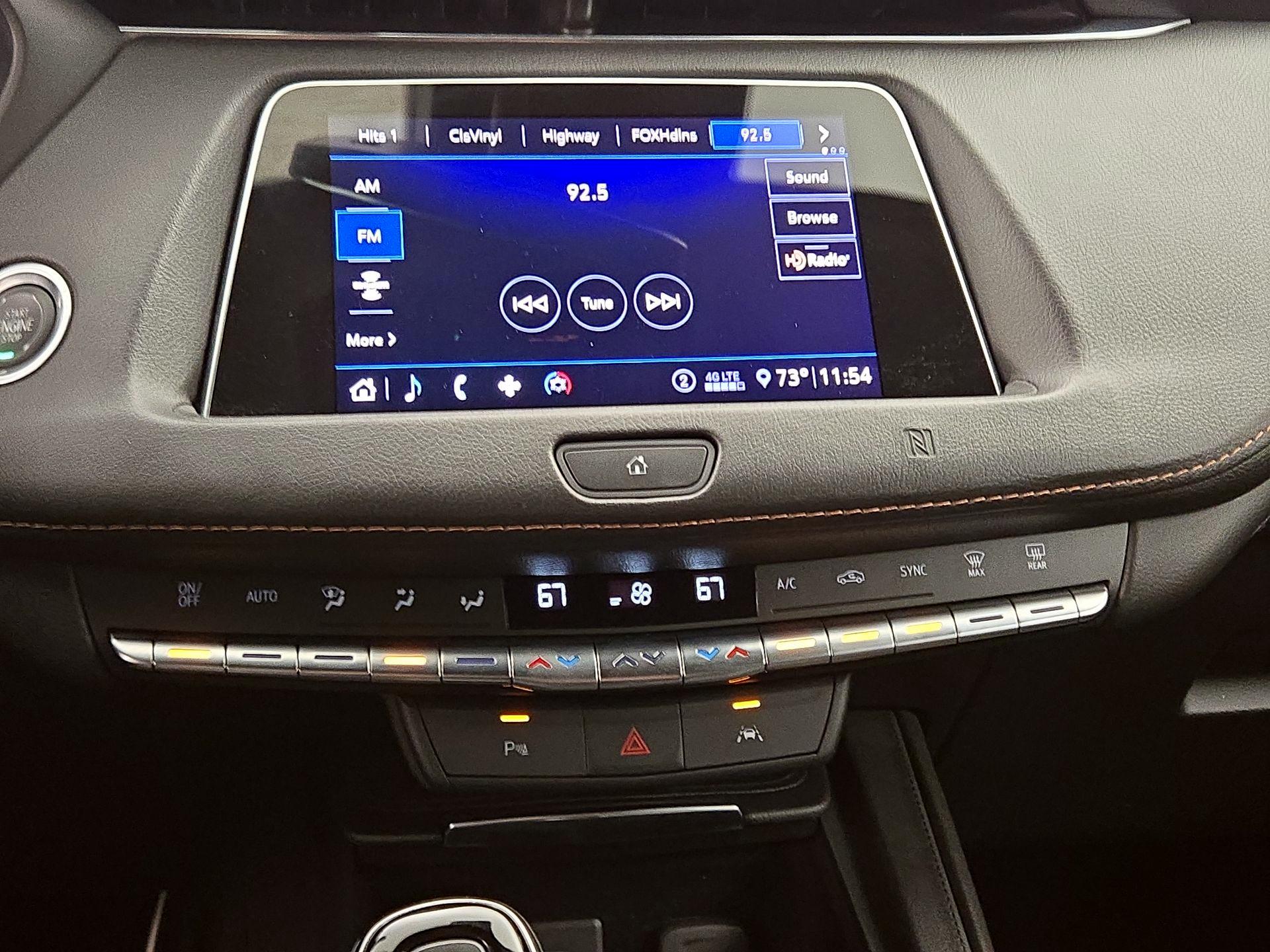 Thumbnail: 2020 Cadillac XT4 - 16