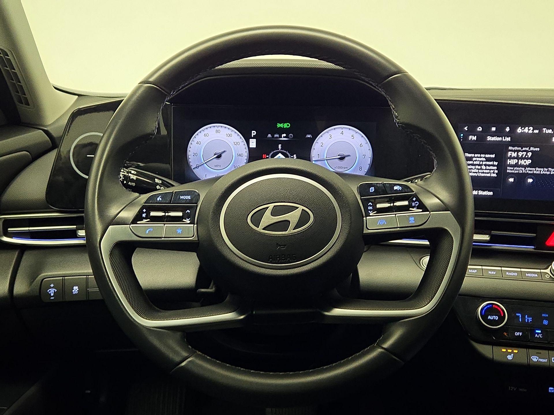 Thumbnail: 2025 Hyundai Elantra - 10