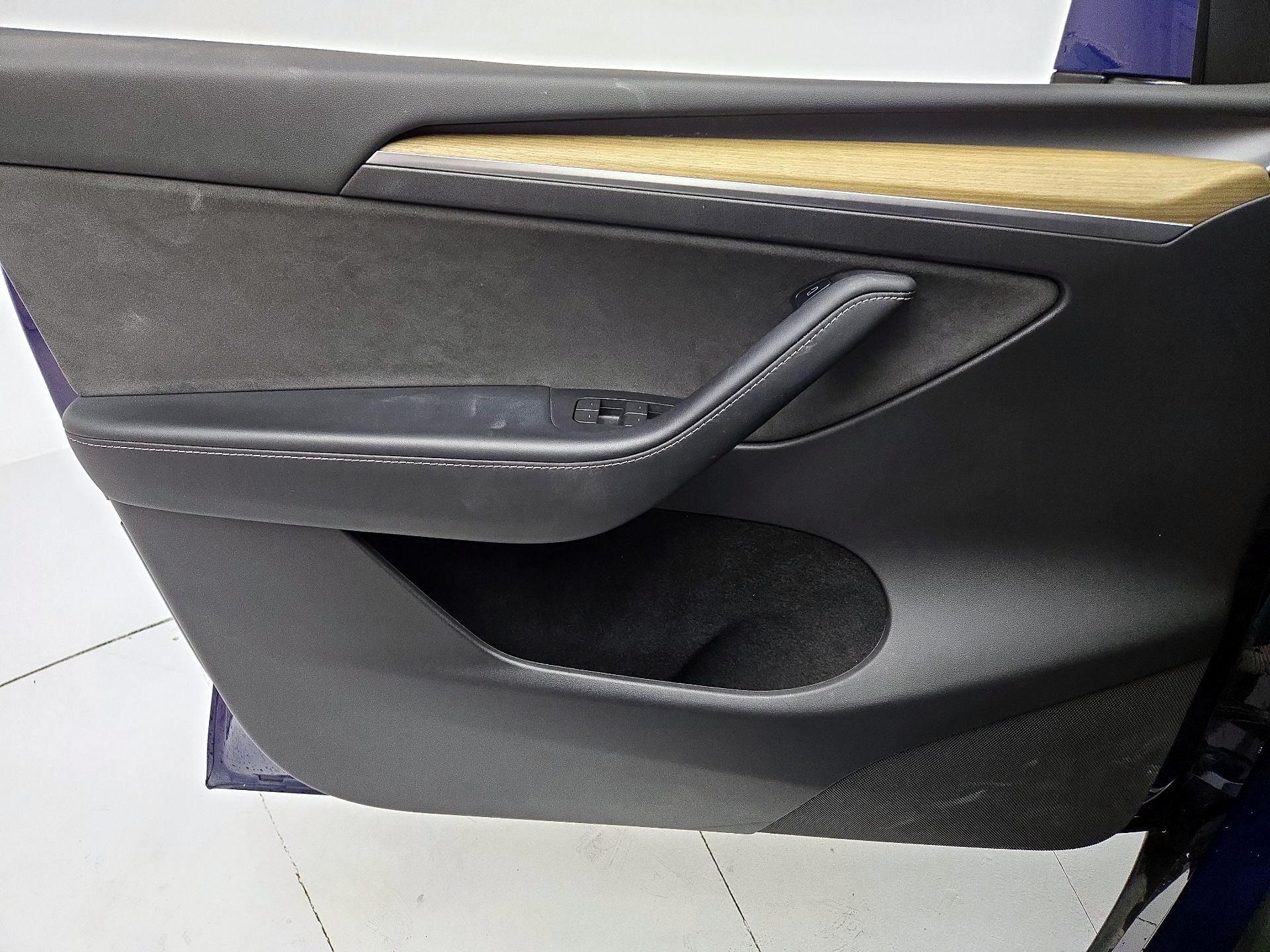 Thumbnail: 2023 Tesla Model Y - 12