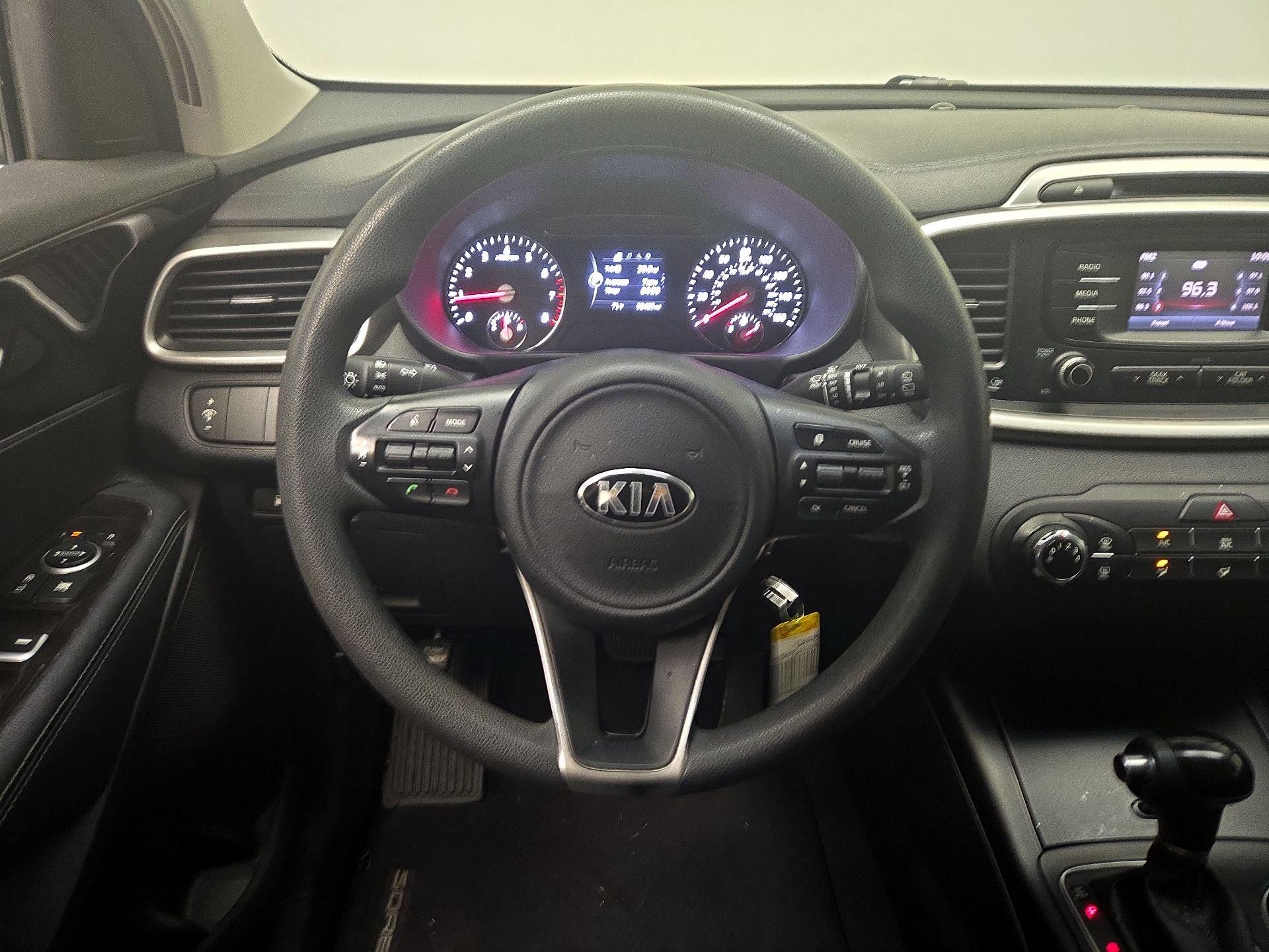 Thumbnail: 2017 Kia Sorento - 10