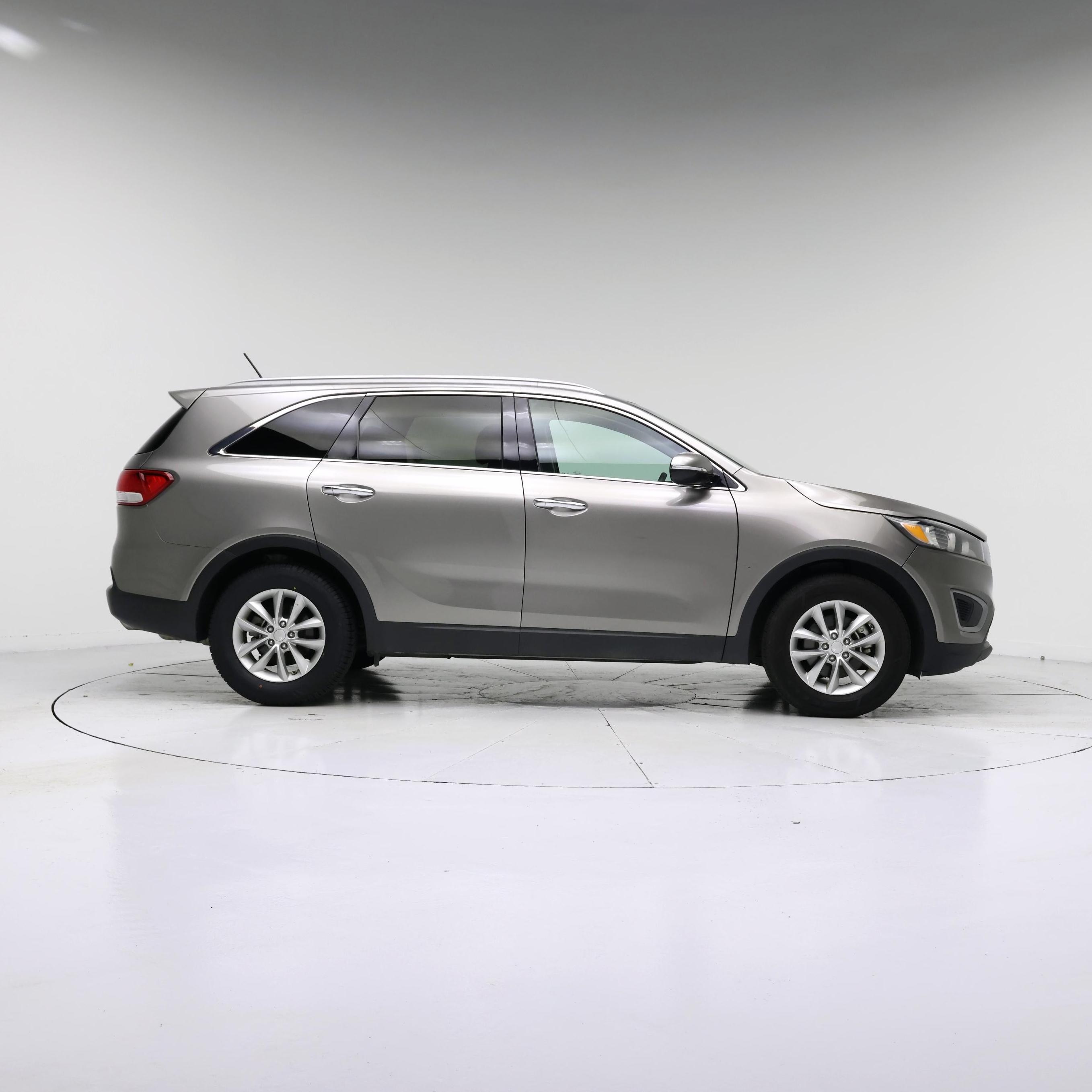 Thumbnail: 2017 Kia Sorento - 7