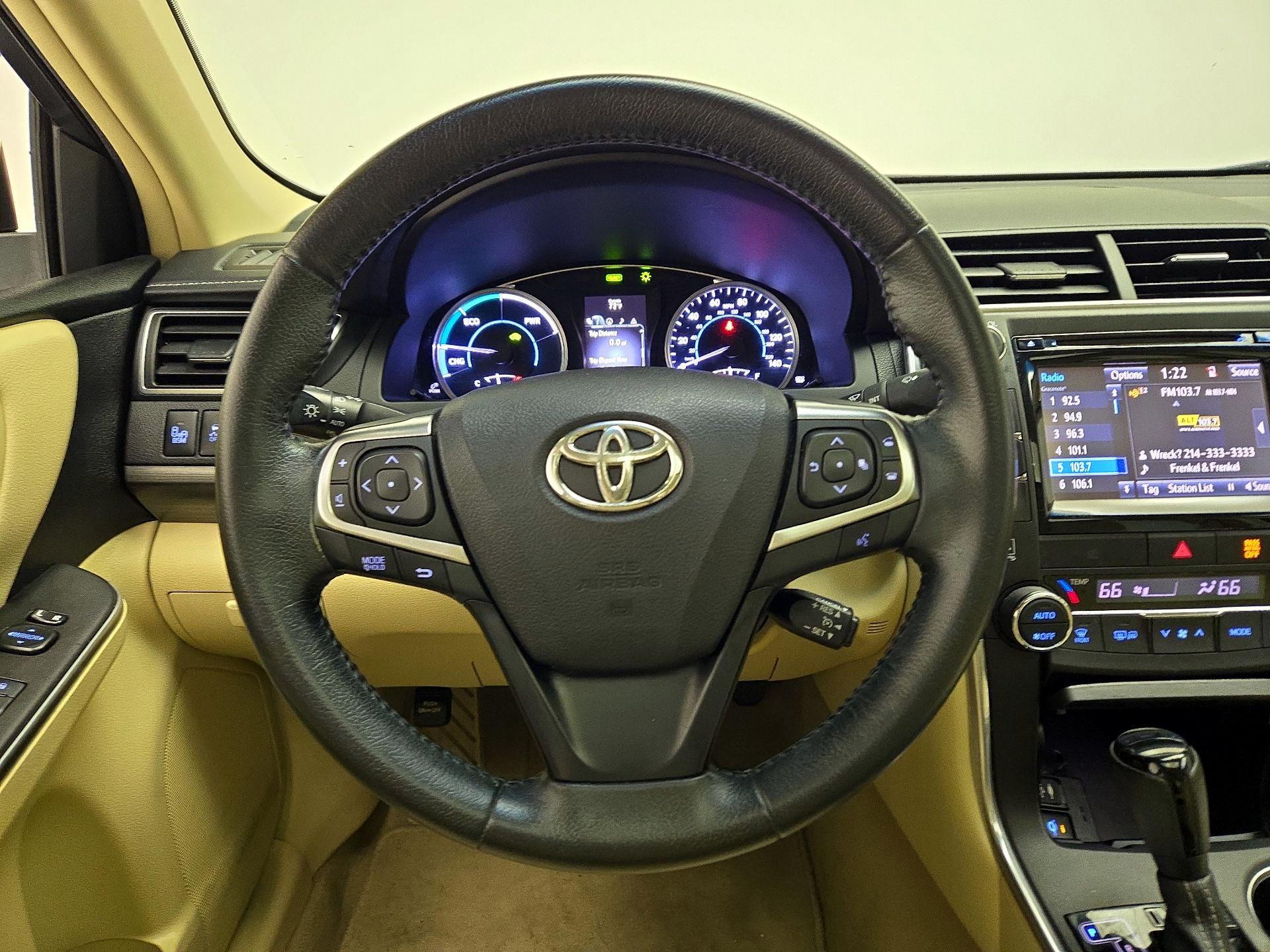 Thumbnail: 2015 Toyota Camry - 10