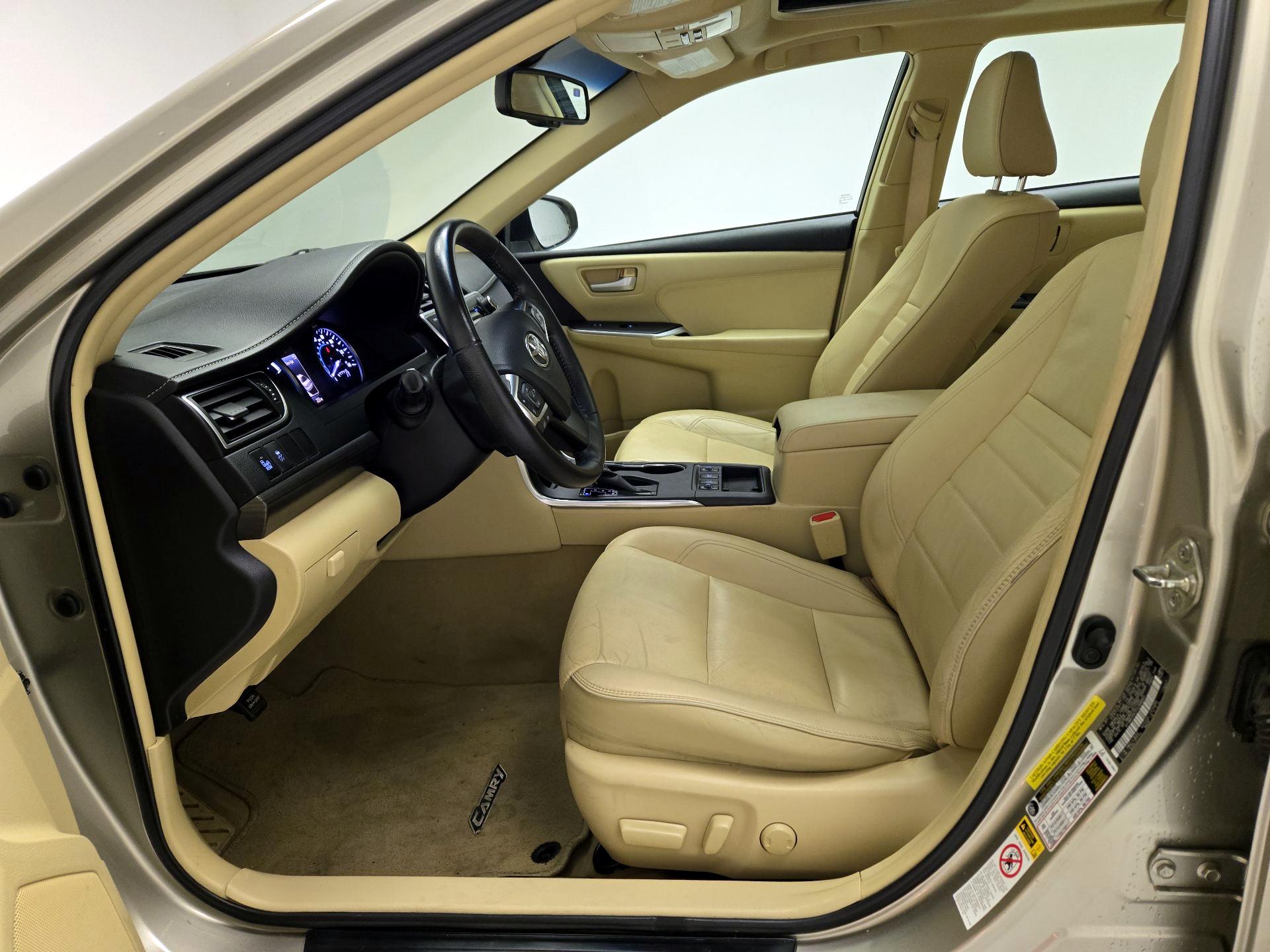 Thumbnail: 2015 Toyota Camry - 11
