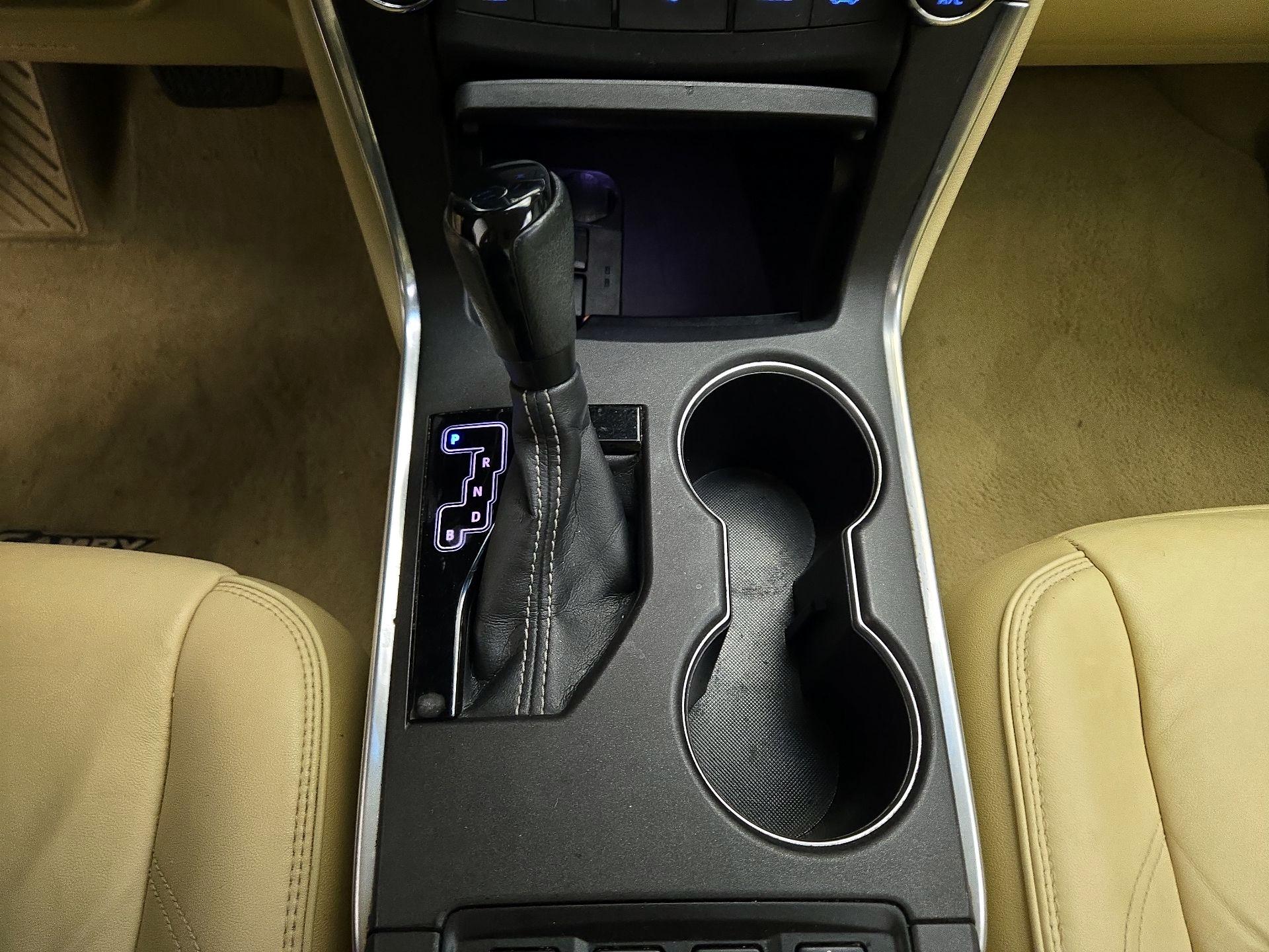 Thumbnail: 2015 Toyota Camry - 17