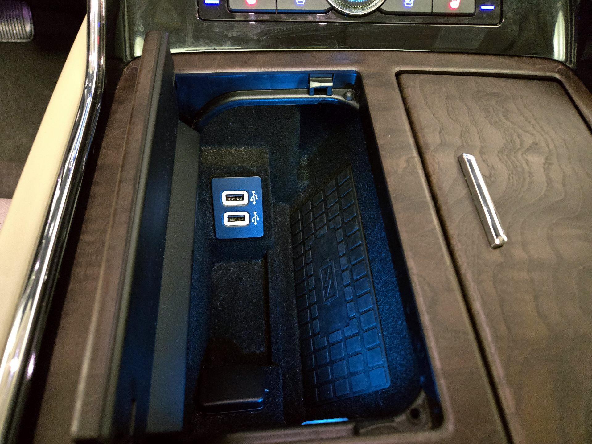 Thumbnail: 2019 Lincoln Navigator - 19