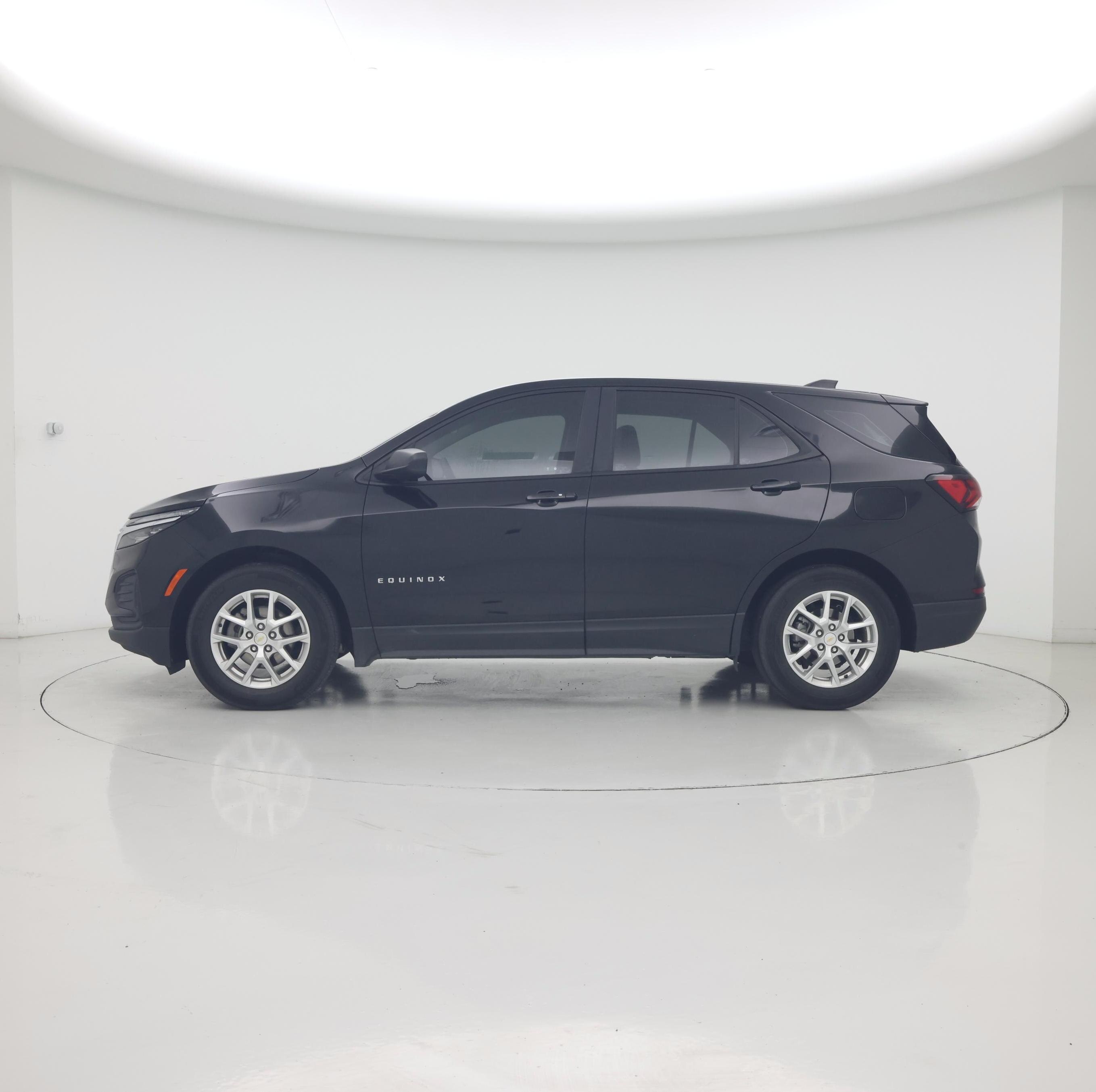 Thumbnail: 2023 Chevrolet Equinox - 3