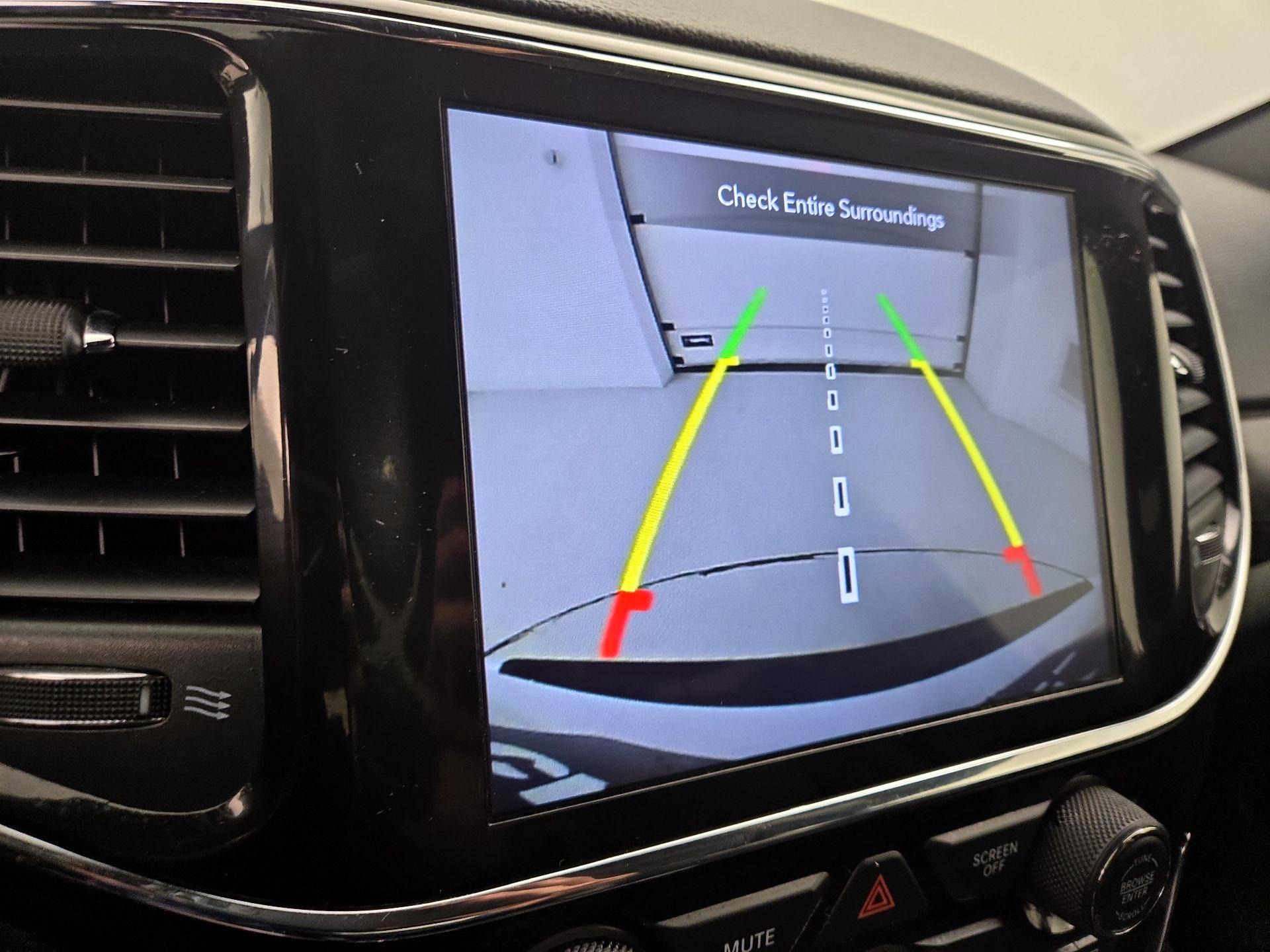 Thumbnail: 2021 Jeep Grand Cherokee - 14