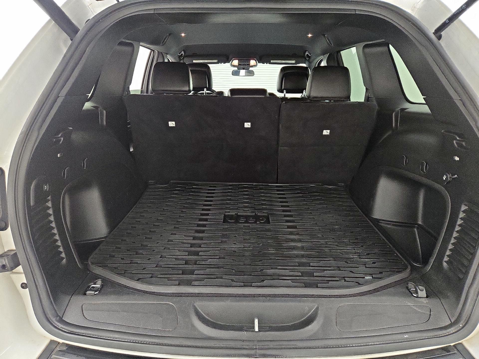 Thumbnail: 2021 Jeep Grand Cherokee - 20