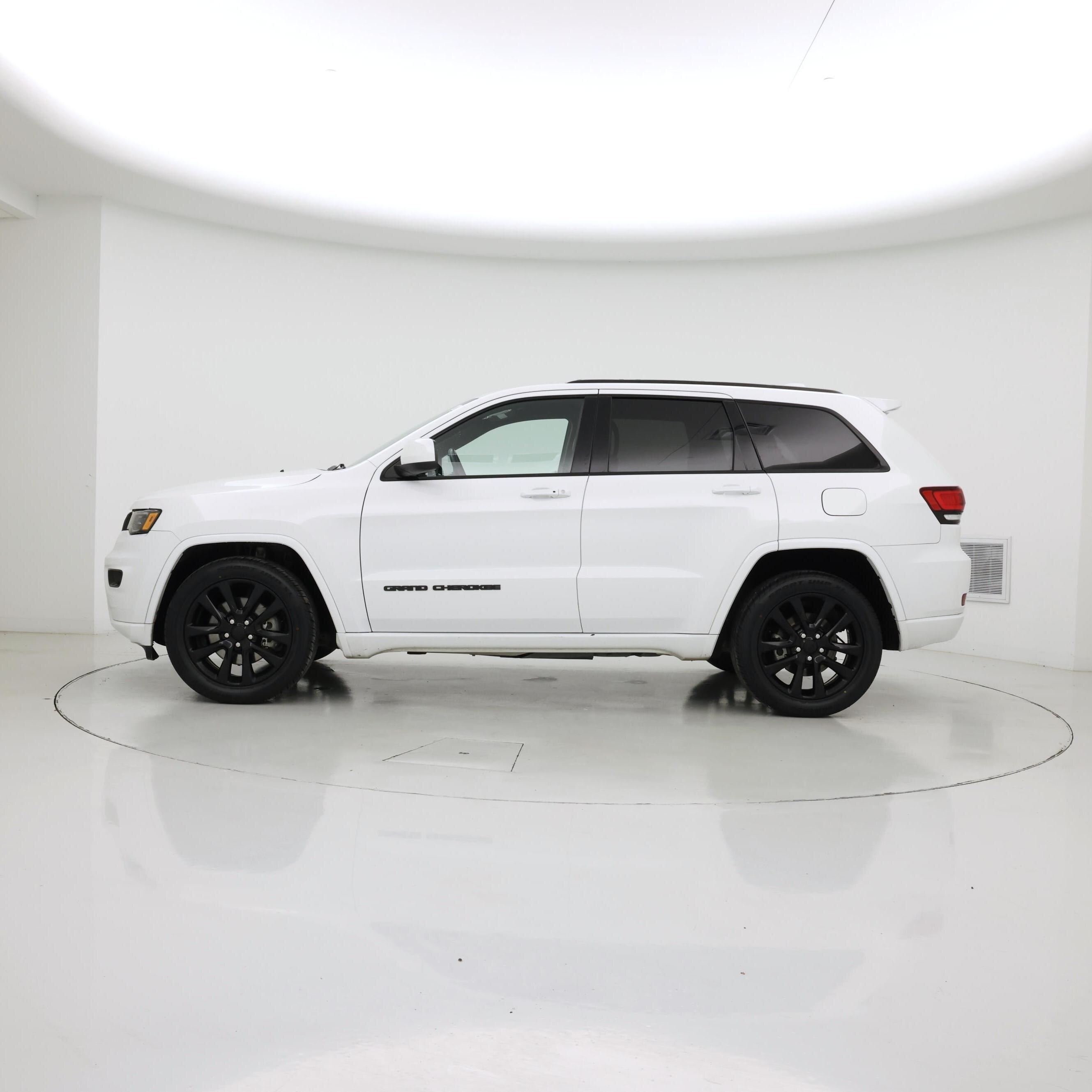 Thumbnail: 2021 Jeep Grand Cherokee - 3