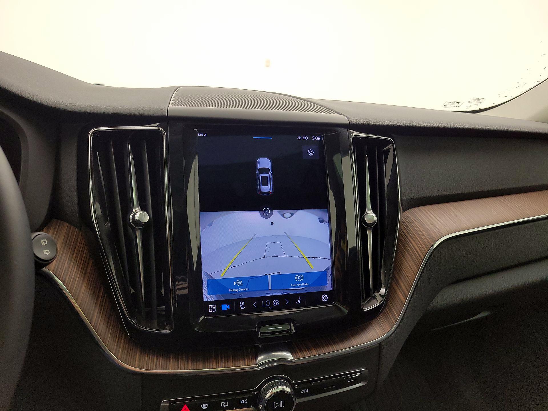 Thumbnail: 2022 Volvo XC60 - 15