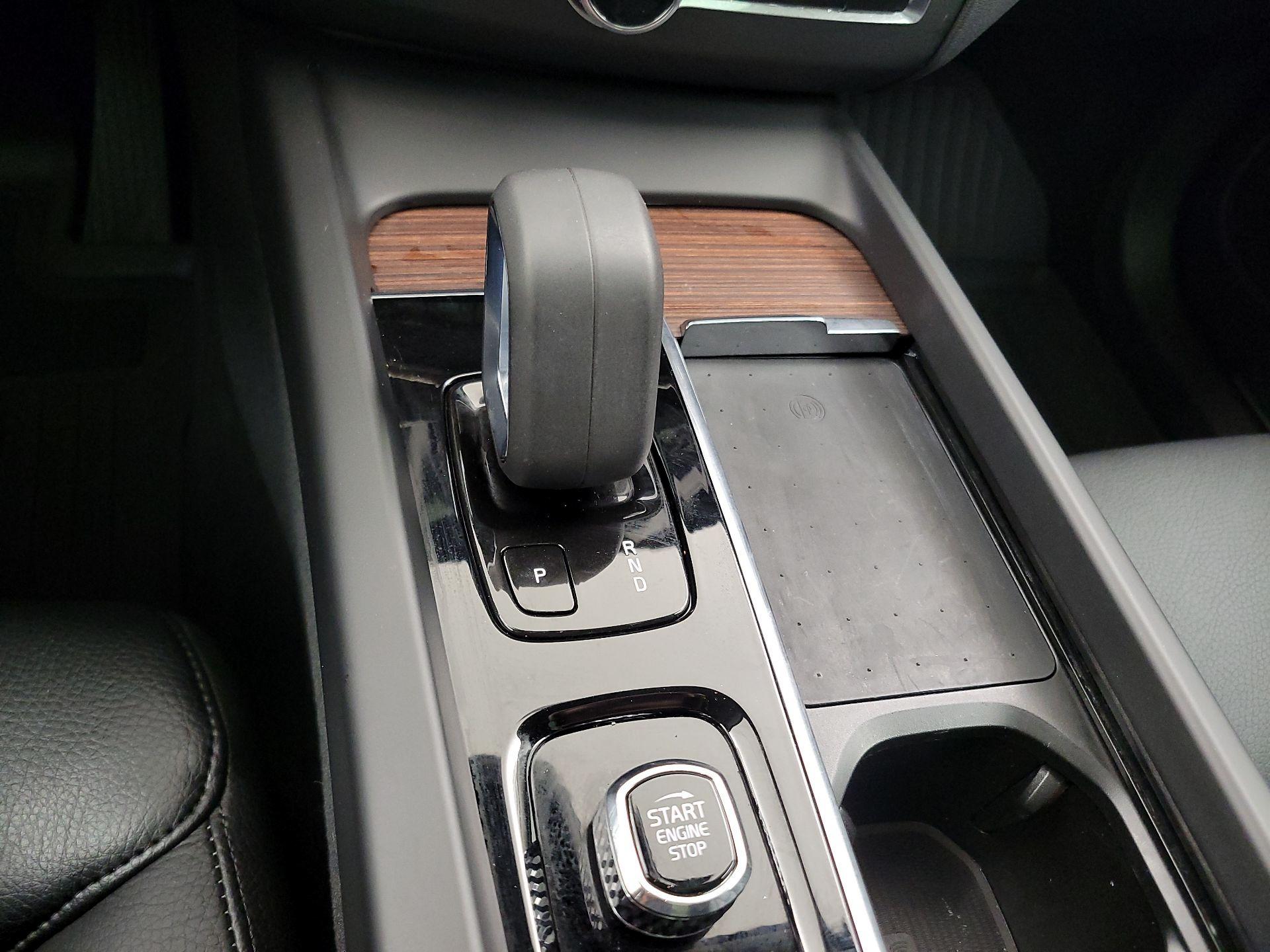Thumbnail: 2022 Volvo XC60 - 18