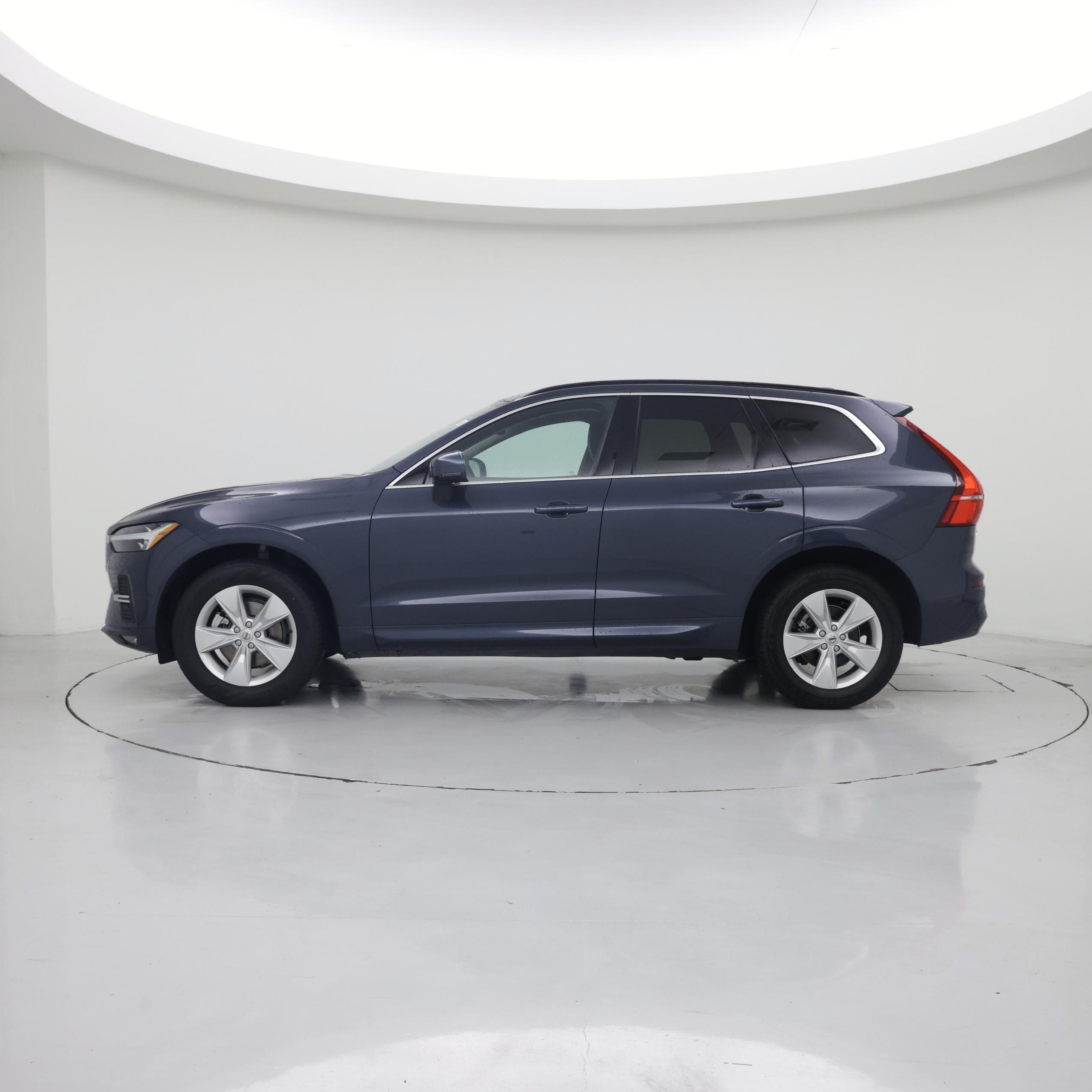 Thumbnail: 2022 Volvo XC60 - 3