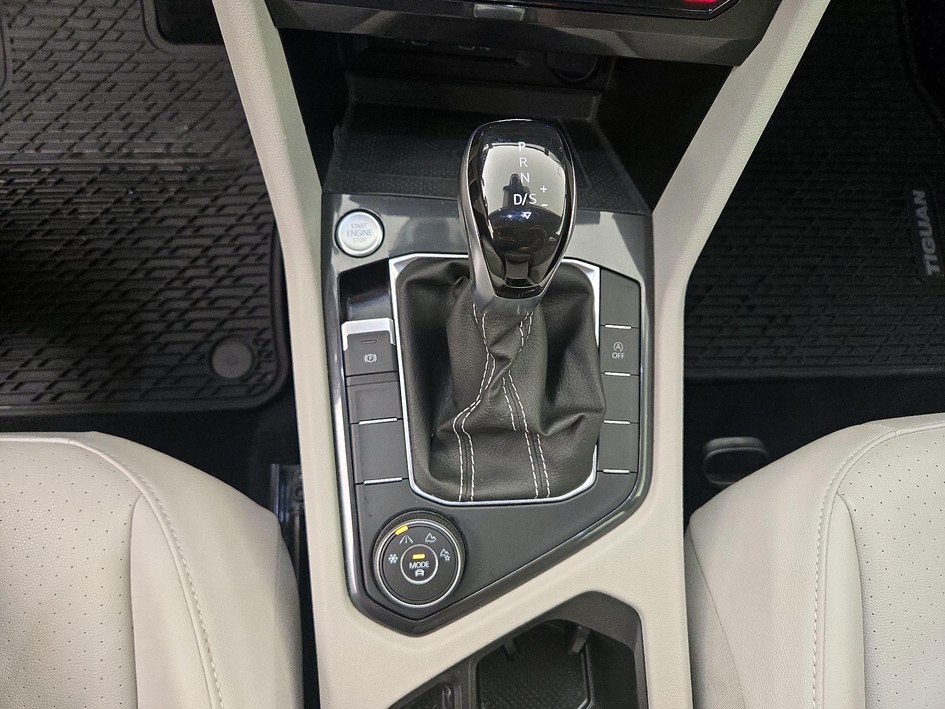 Thumbnail: 2022 Volkswagen Tiguan - 17